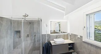 von_poll_real_estate_property_IT252942619_image_242