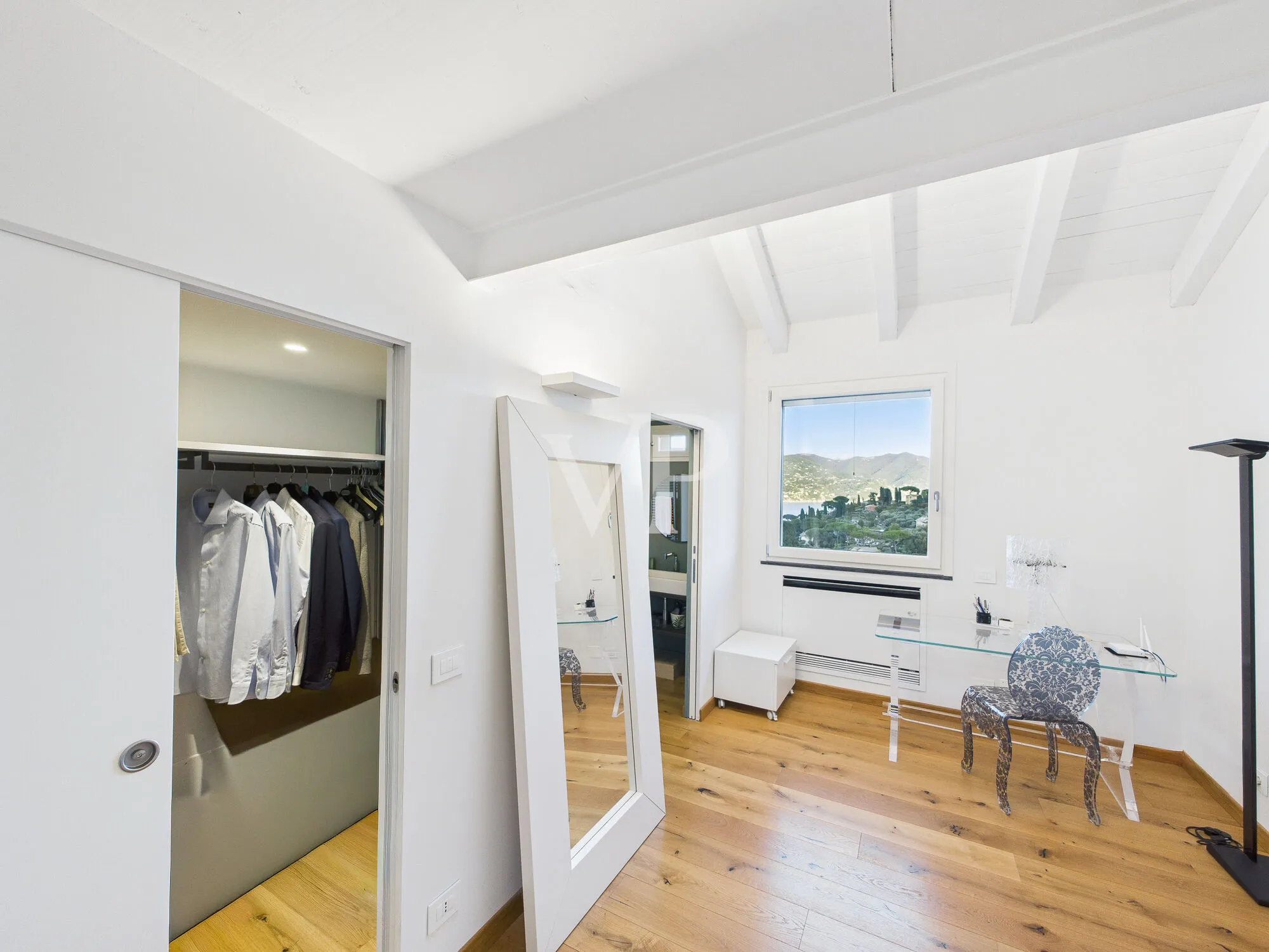 Villa 2 camera guardaroba studio