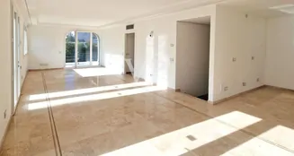 von_poll_real_estate_property_IT252942632_image_4