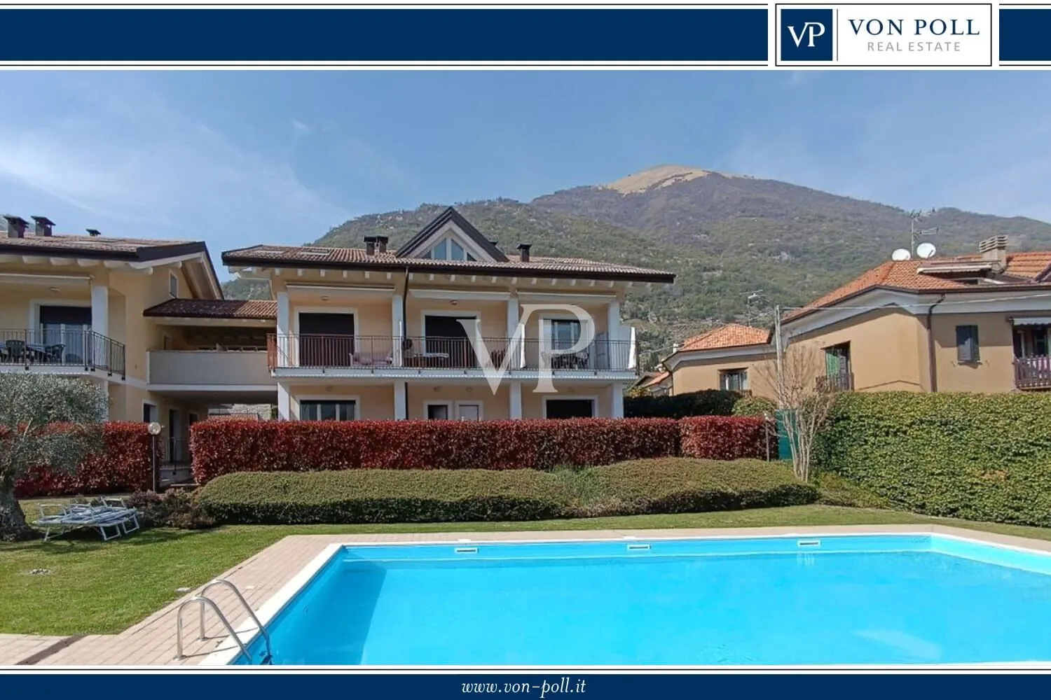 Repräsentative Zwei-Zimmer-Wohnung mit Schwimmbad in der Nähe des Sees