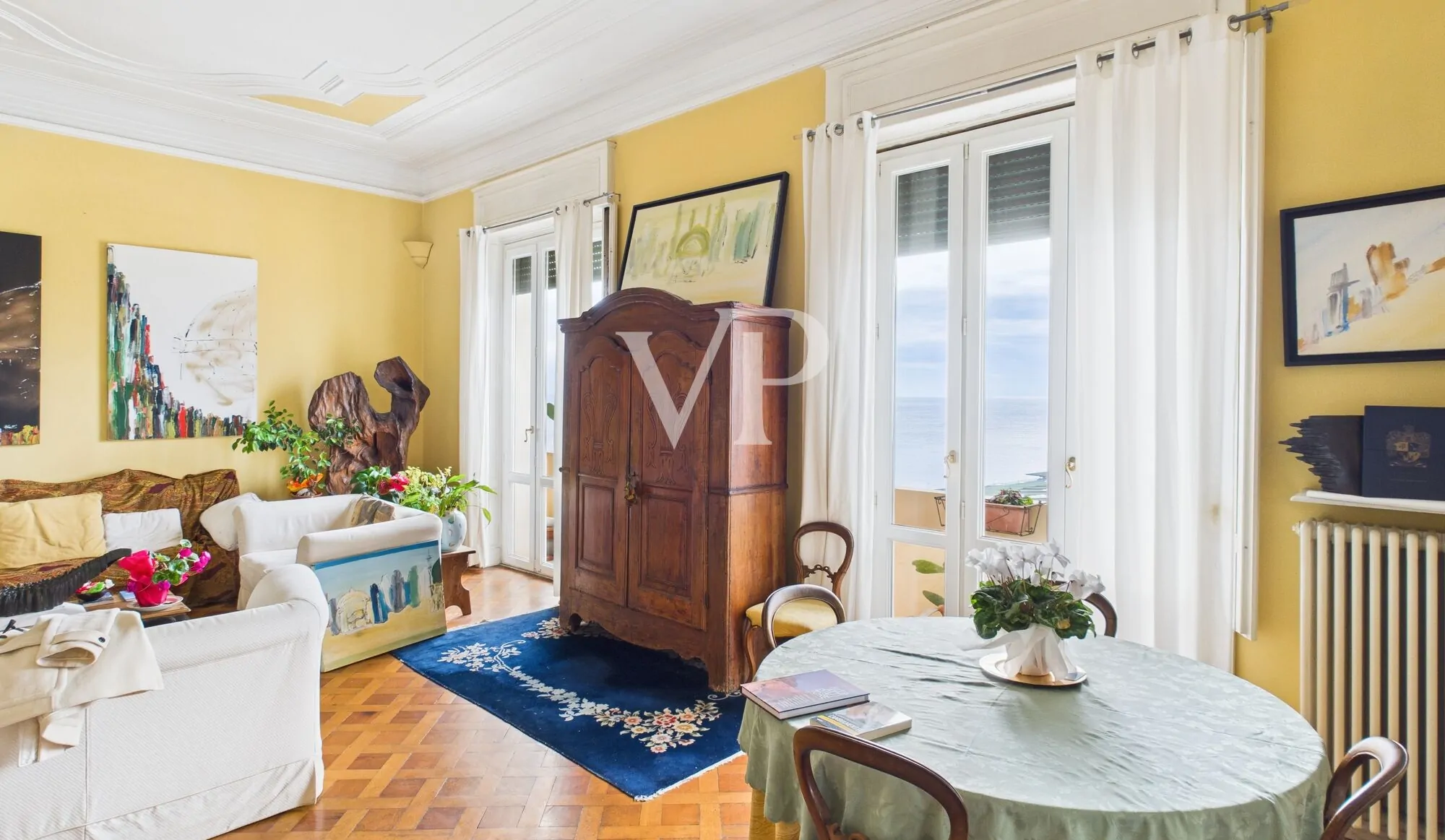 Valuable apartment, sea front, top floor with terrace, fractionable and garage