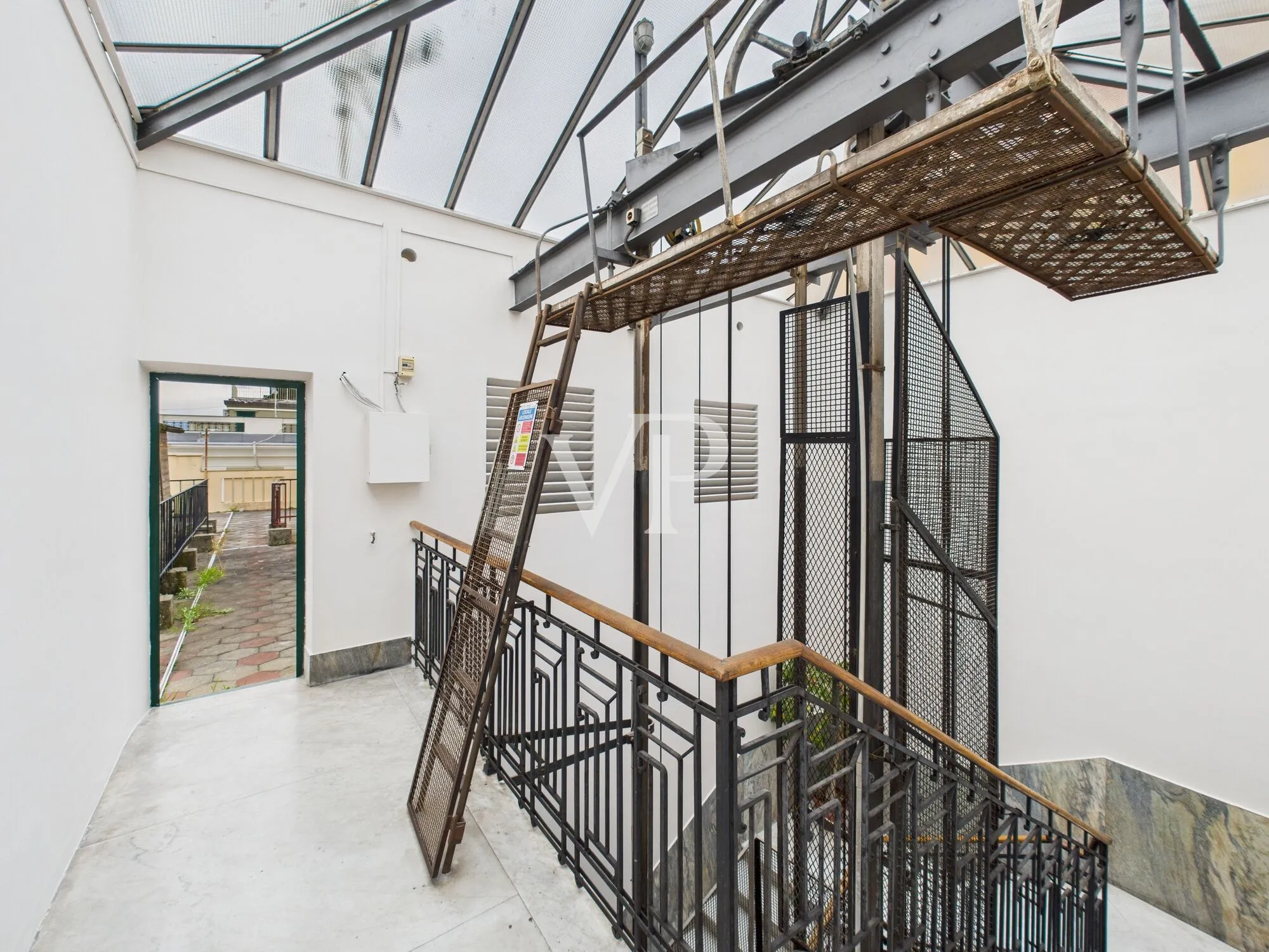 Sesto piano accesso al terrazzo