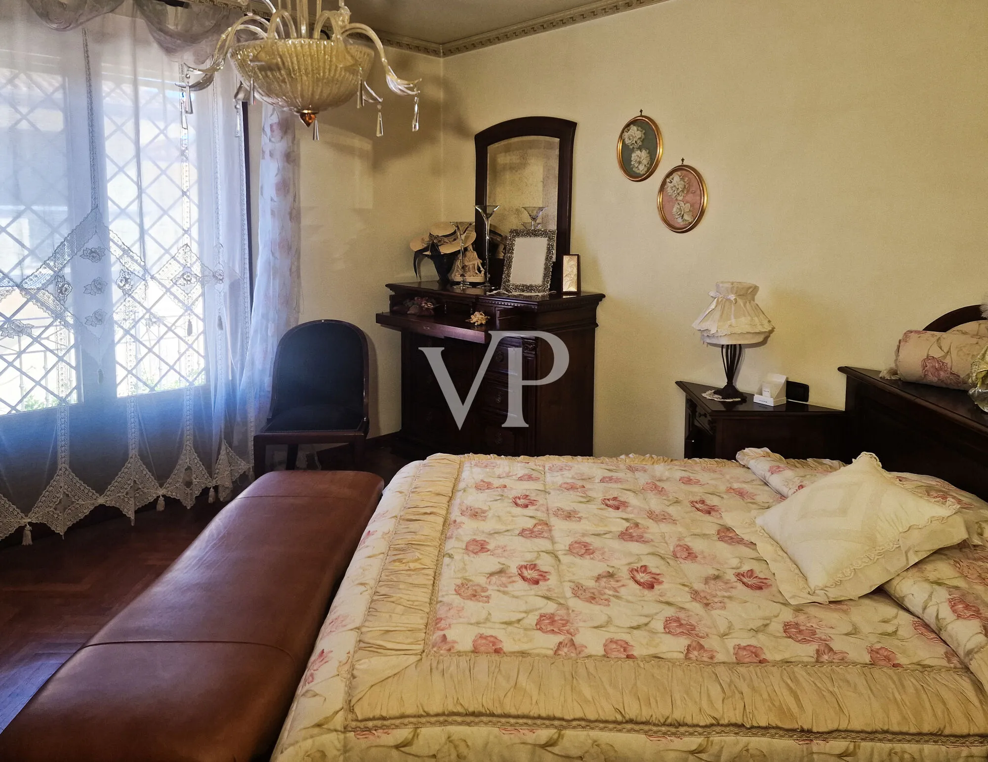 Exklusive Villa mit Wellnessbereich und Taverne in Torre del Lago Puccini