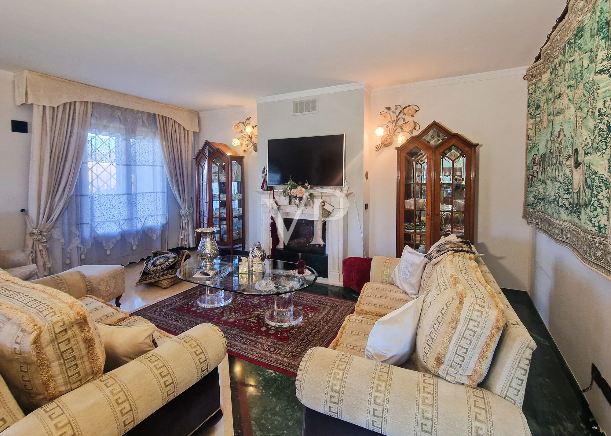 Exklusive Villa mit Wellnessbereich und Taverne in Torre del Lago Puccini