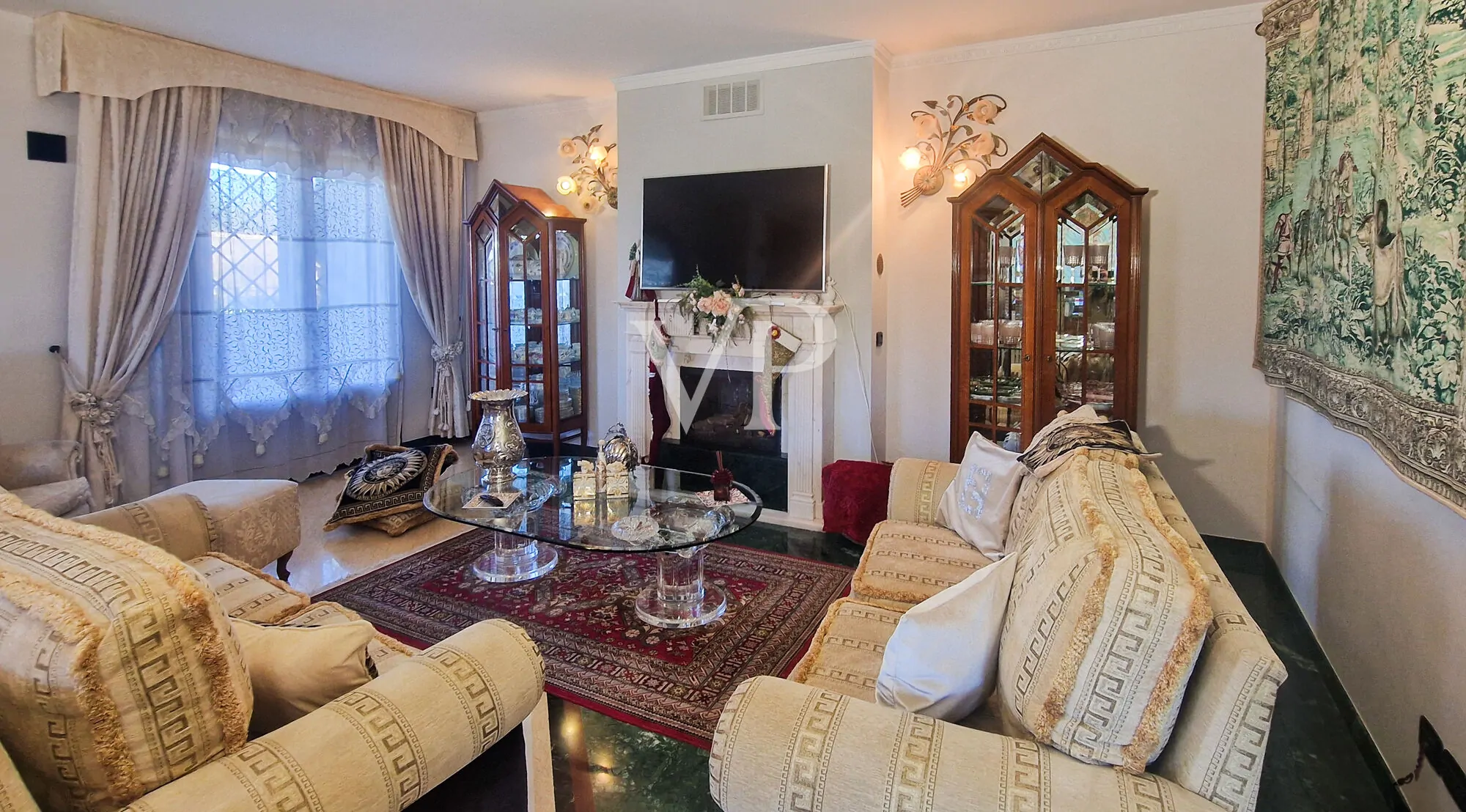 Exklusive Villa mit Wellnessbereich und Taverne in Torre del Lago Puccini