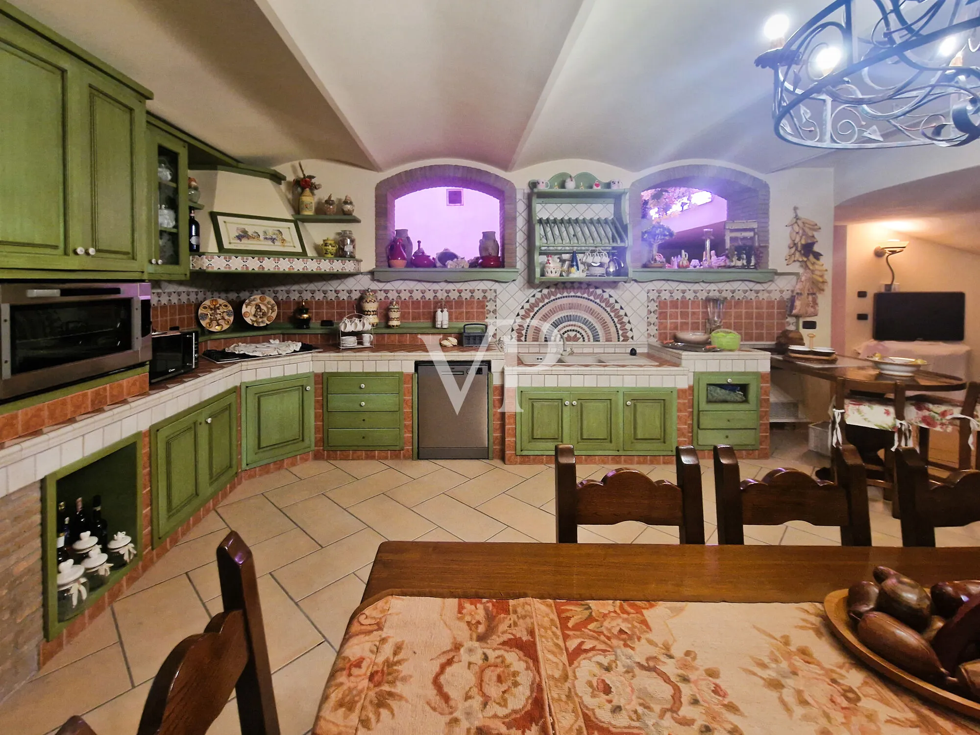 Exklusive Villa mit Wellnessbereich und Taverne in Torre del Lago Puccini