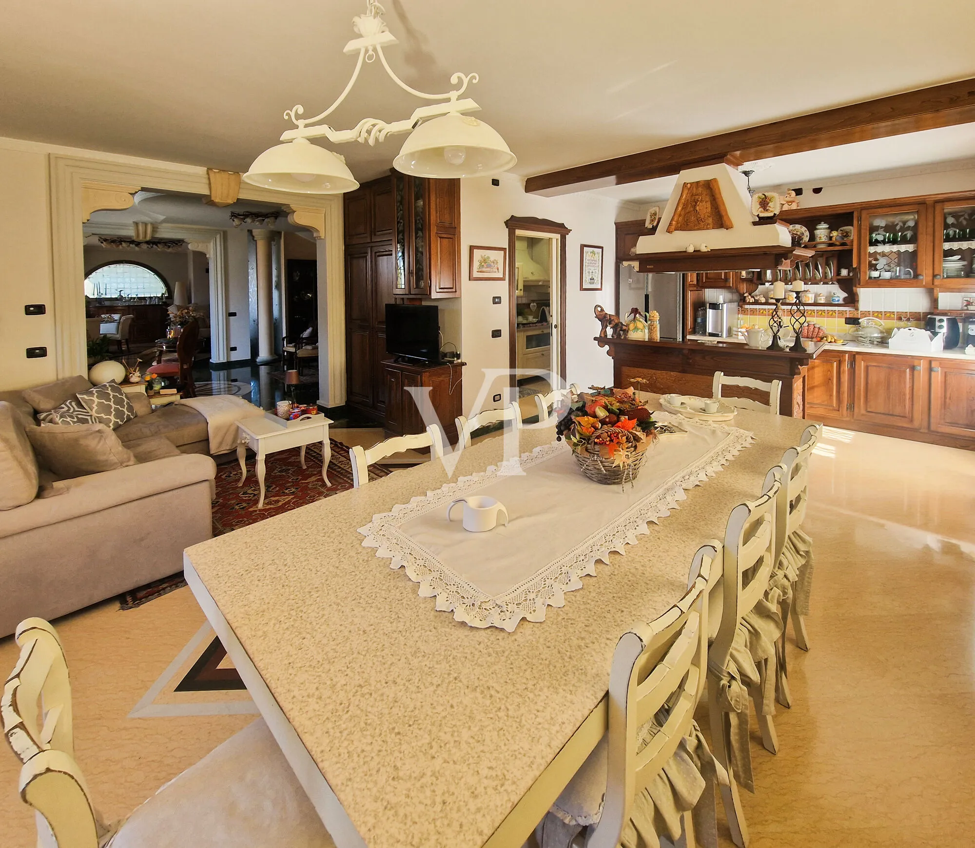 Exklusive Villa mit Wellnessbereich und Taverne in Torre del Lago Puccini