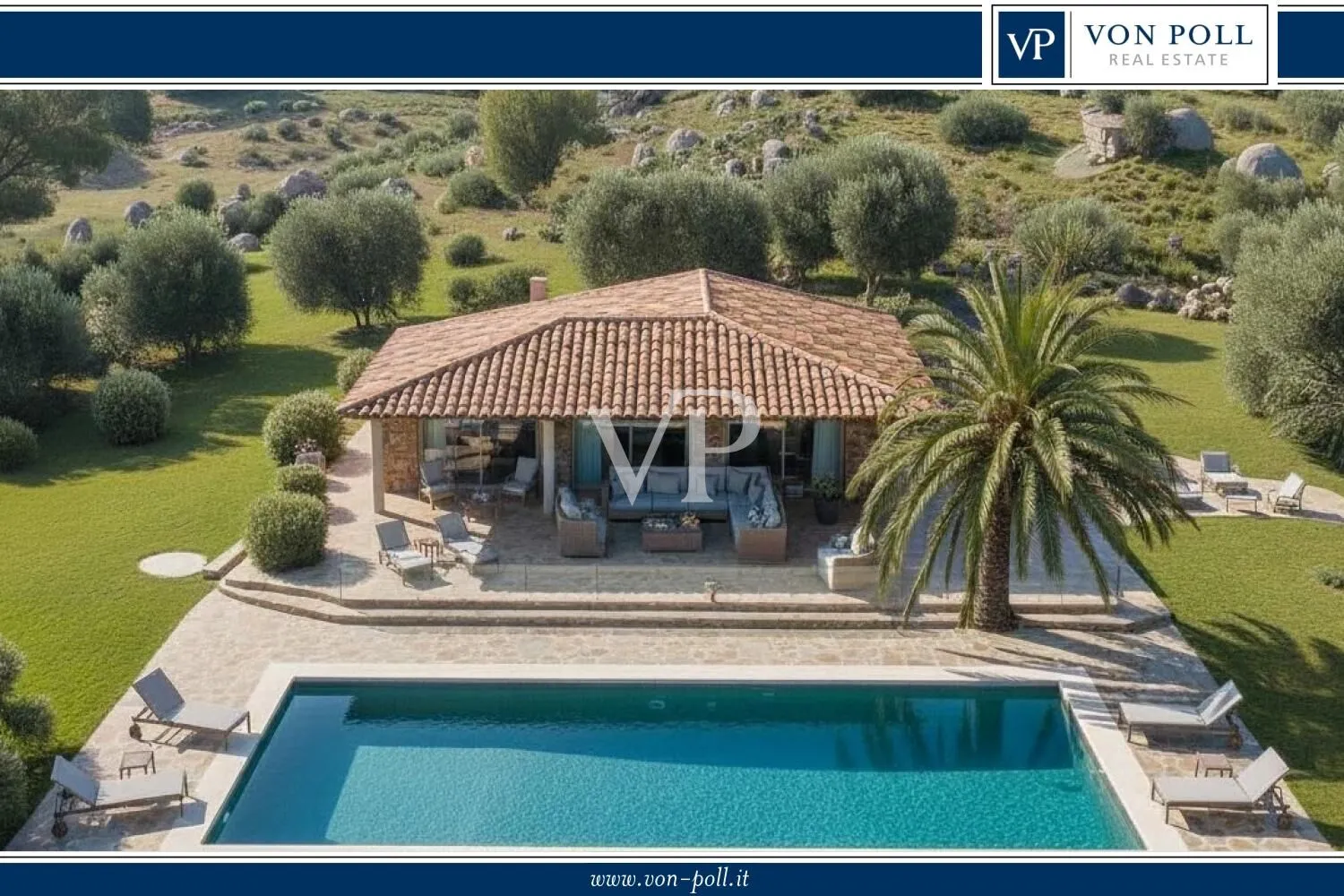 Villa con dependance e piscina a due passi dal mare