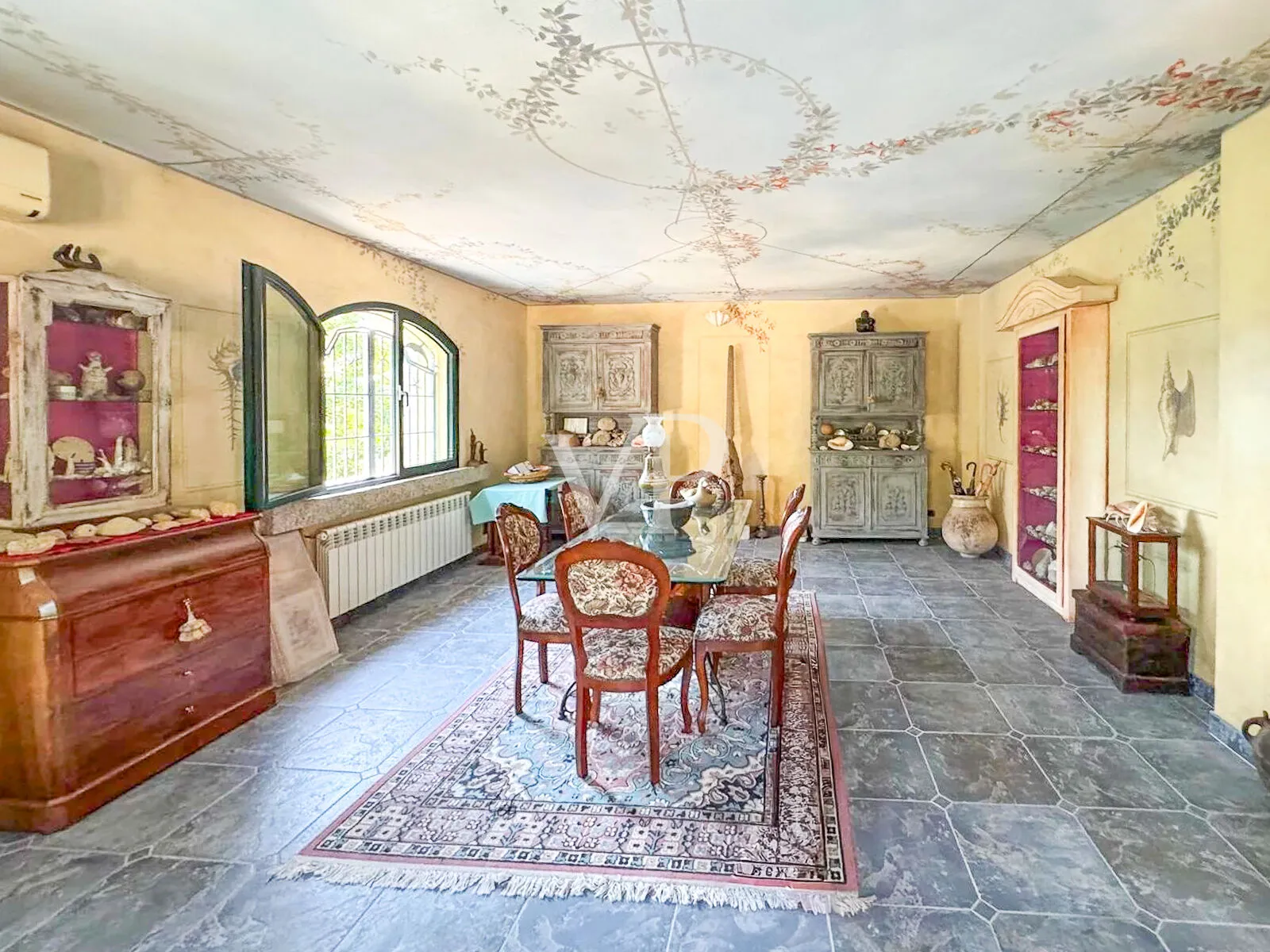 Natural stone villa in Cugnana with large Mediterranean spaces