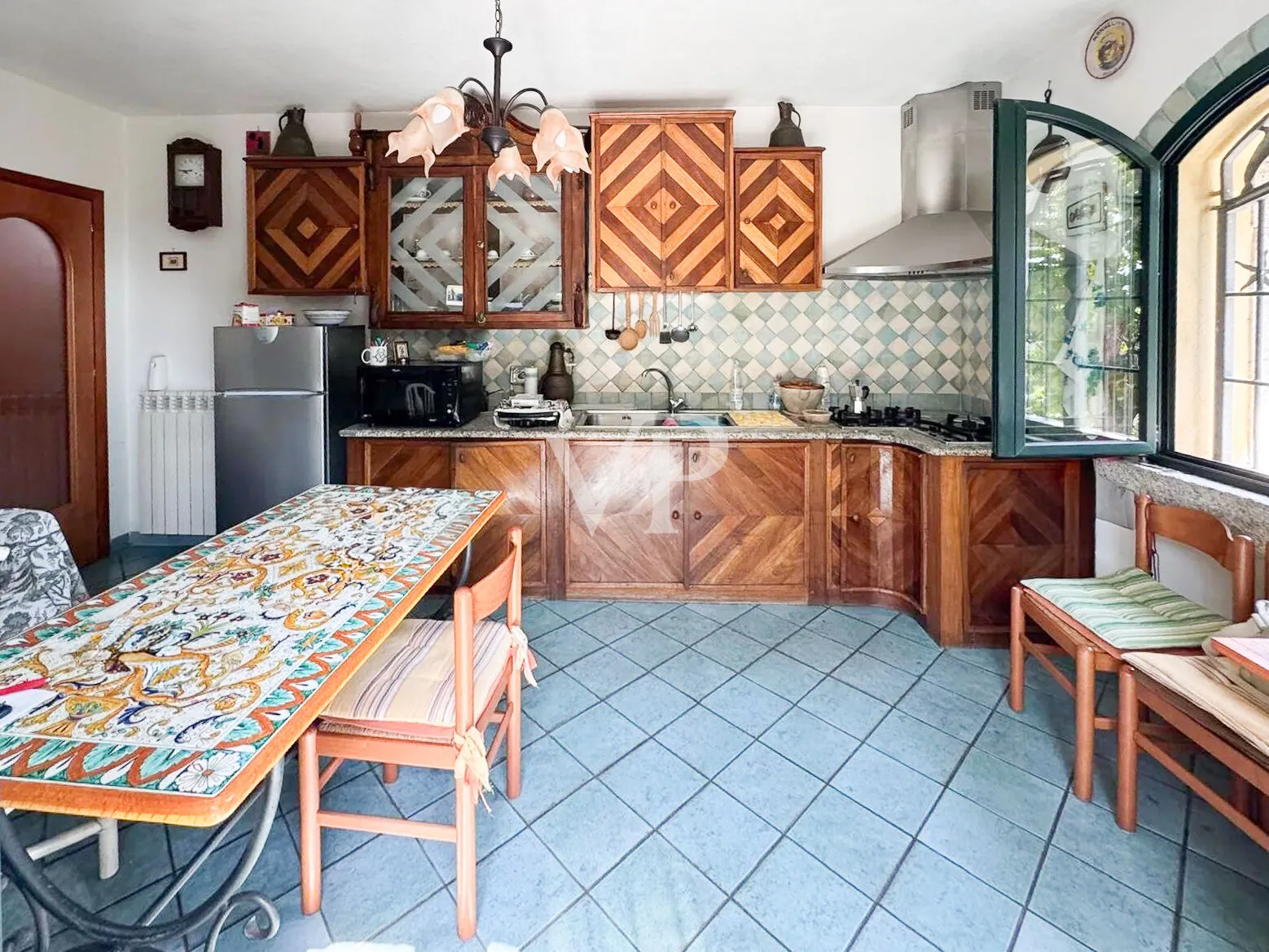 Natural stone villa in Cugnana with large Mediterranean spaces