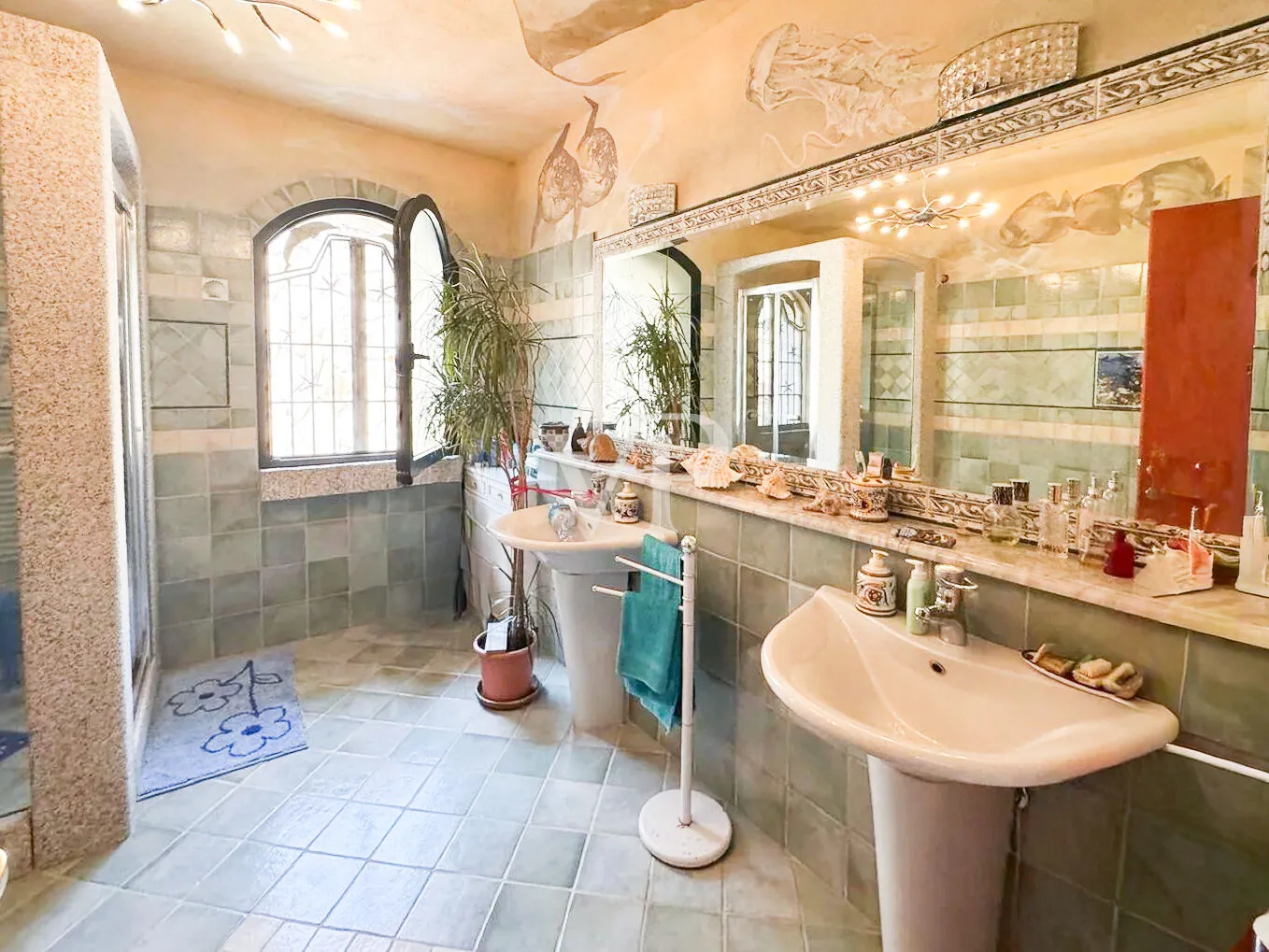 Natural stone villa in Cugnana with large Mediterranean spaces