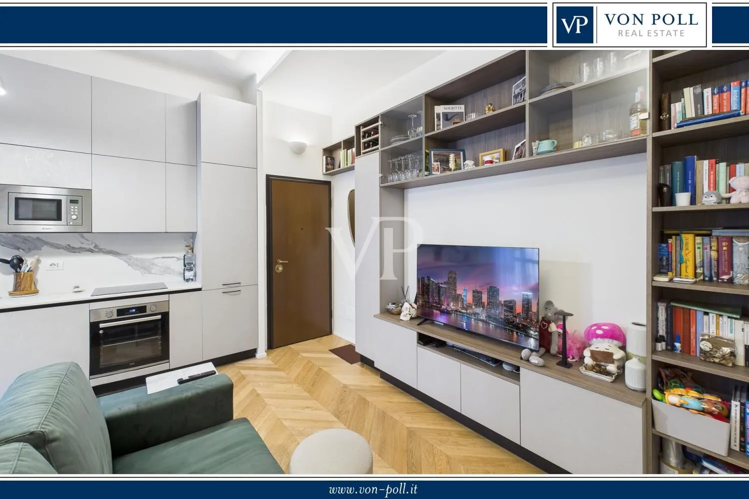 Lovely renovated one-bedroom apartment with balcony on high floor