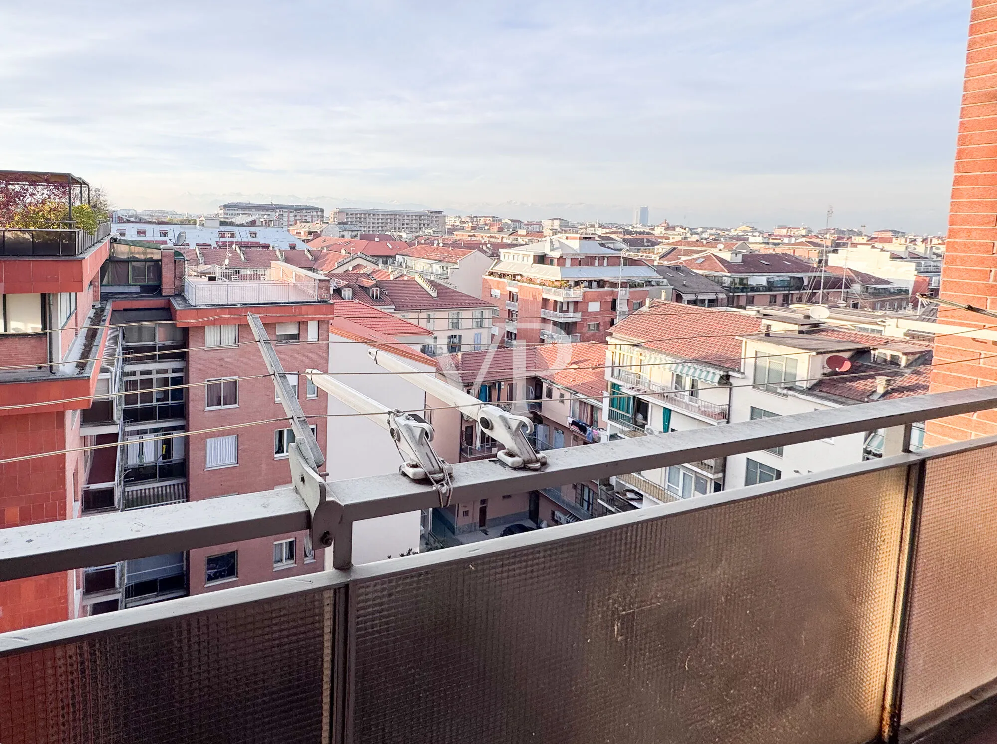 Elegant high-floor apartment finely renovated