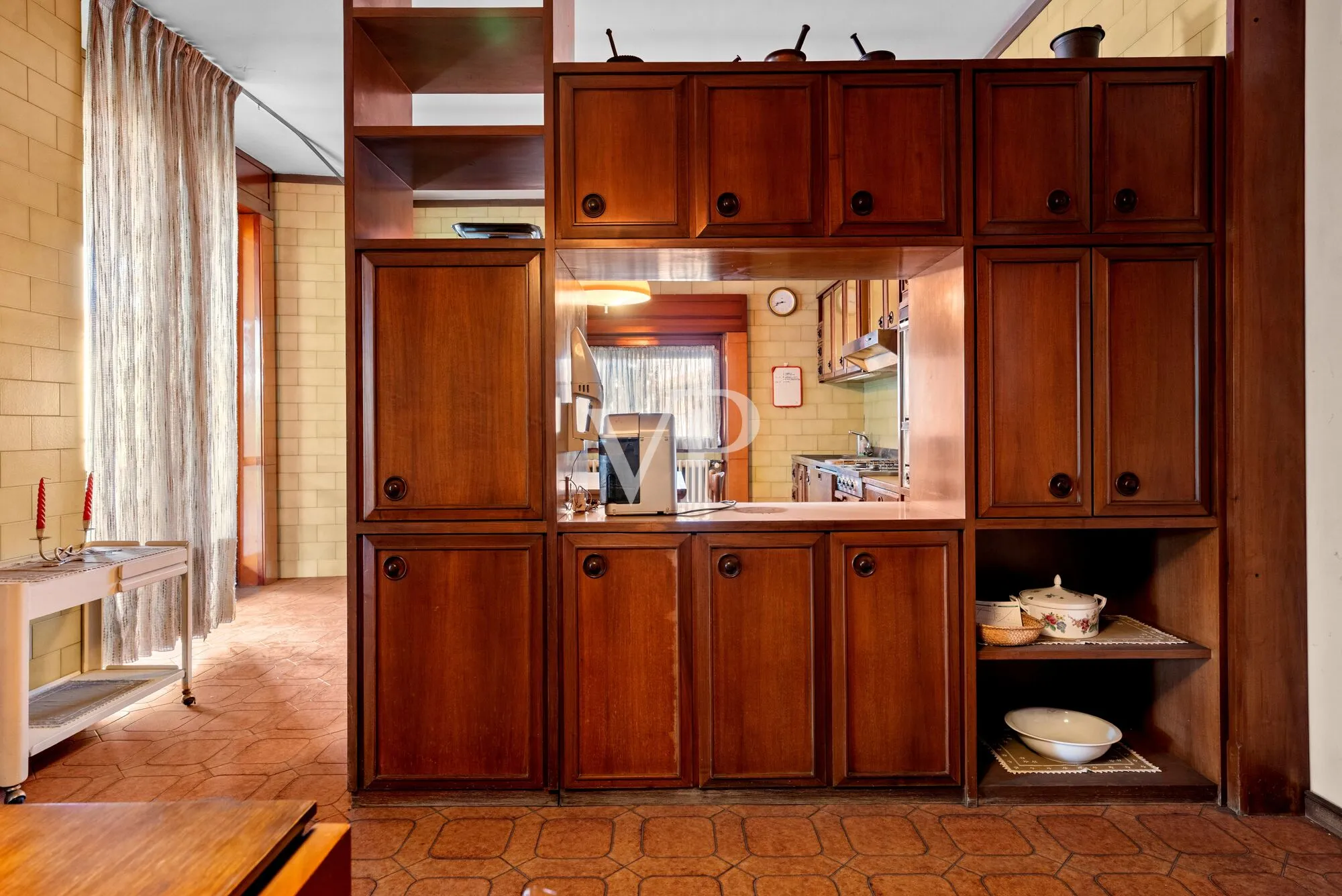 Prestigious multi-family villa on three levels with garden