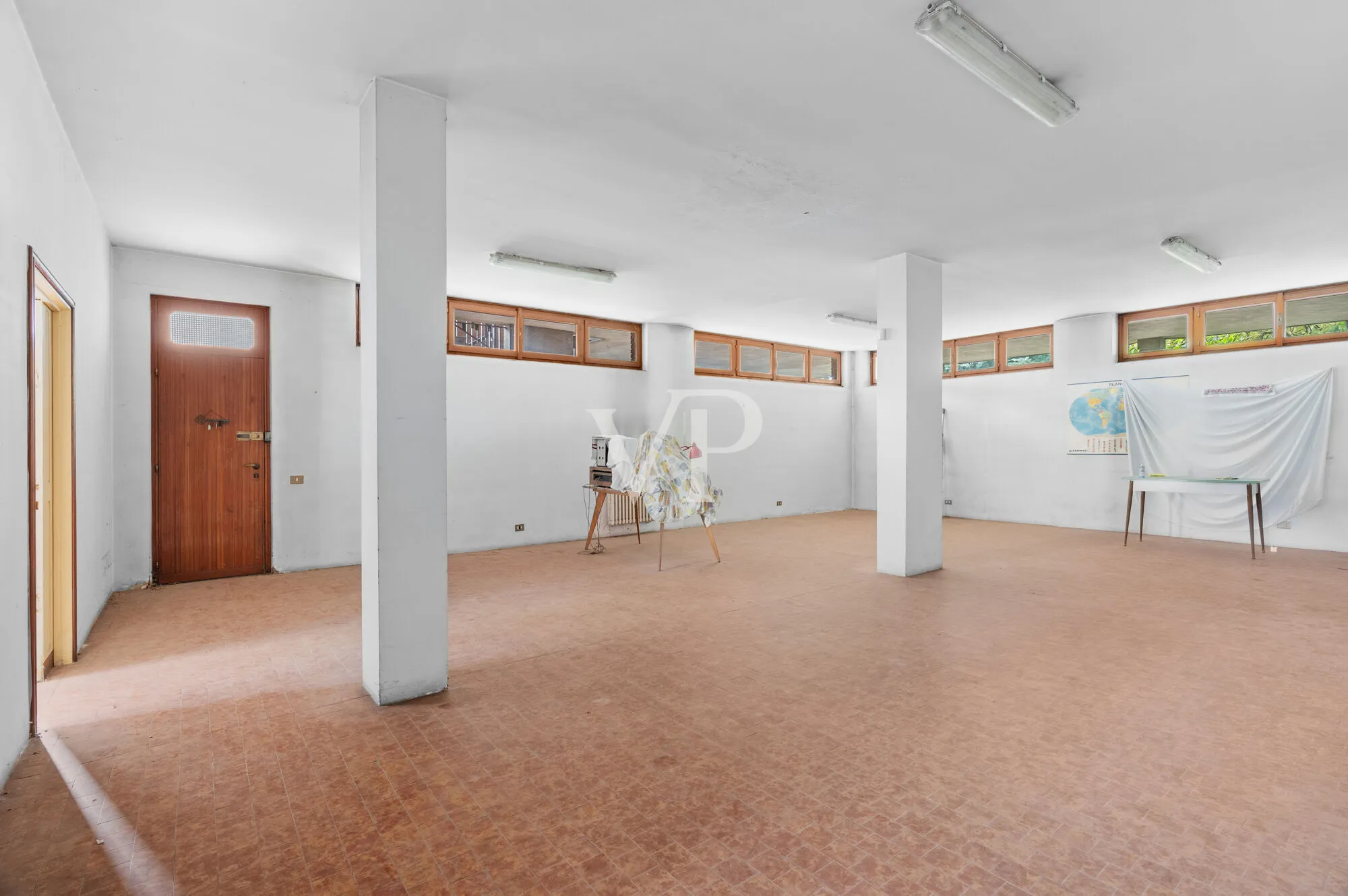 Prestigious multi-family villa on three levels with garden