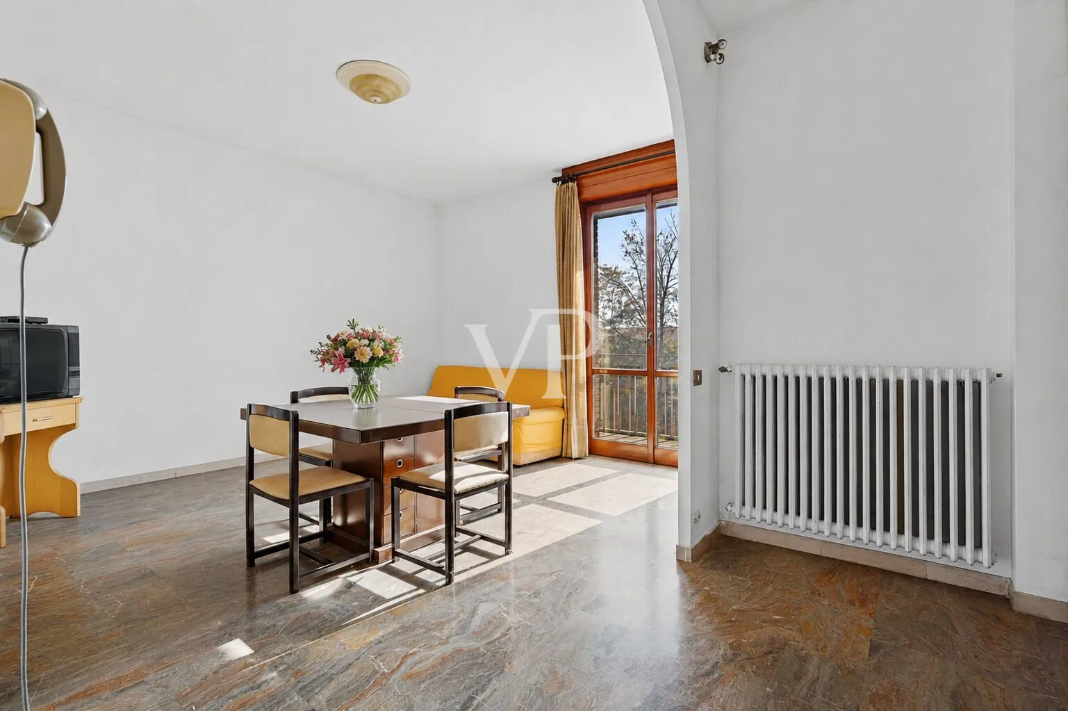 Villa plurifamiliare con ampio giardino privato alle porte di Milano