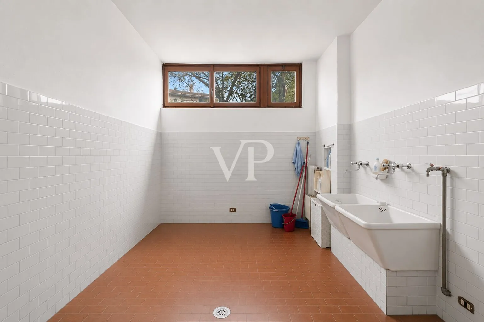 Villa plurifamiliare con ampio giardino privato alle porte di Milano