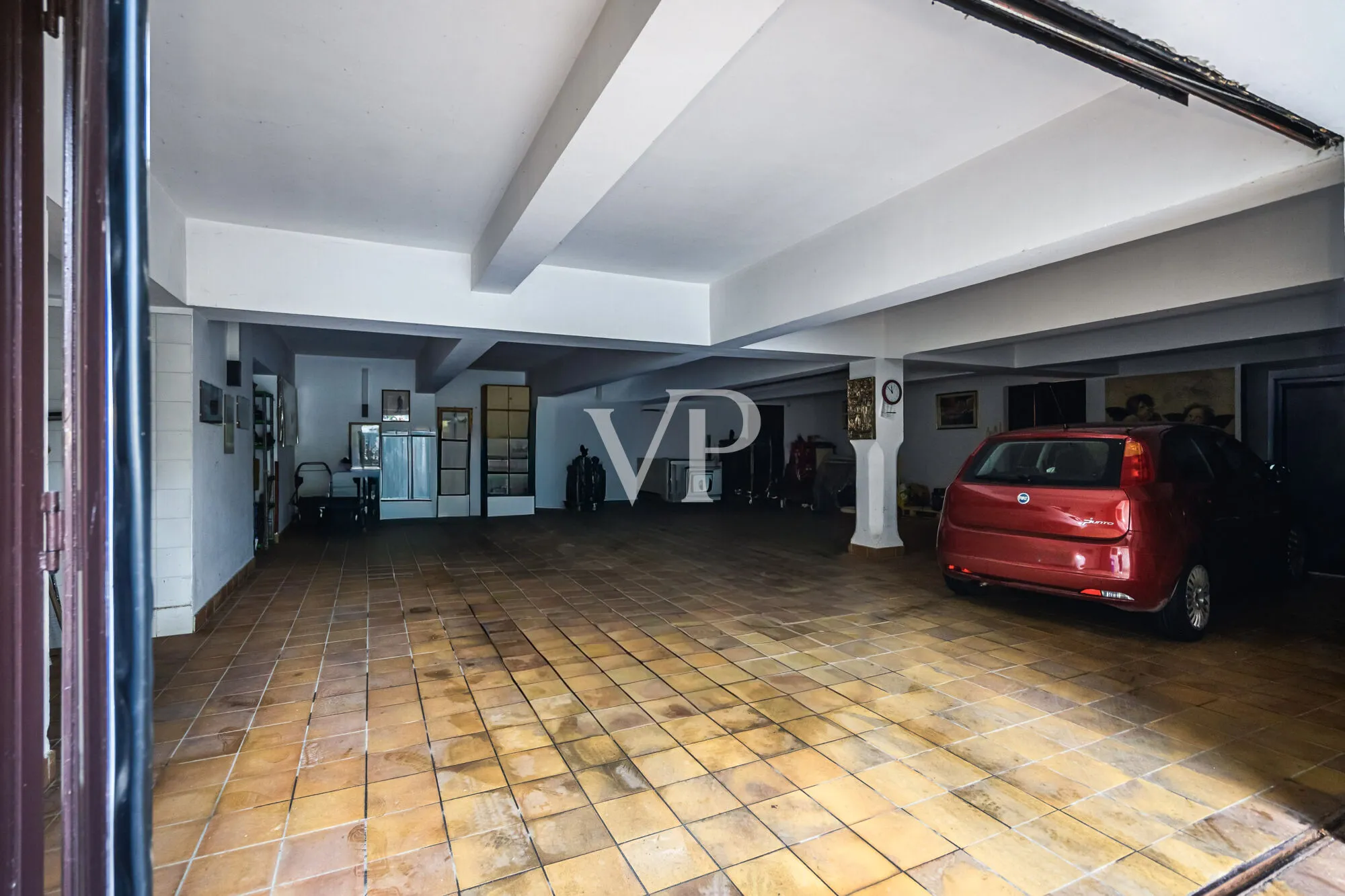 Majestic villa in dominant position with private pool