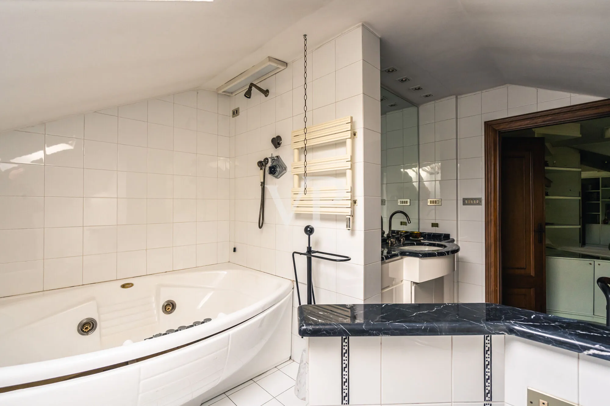 Majestic villa in dominant position with private pool