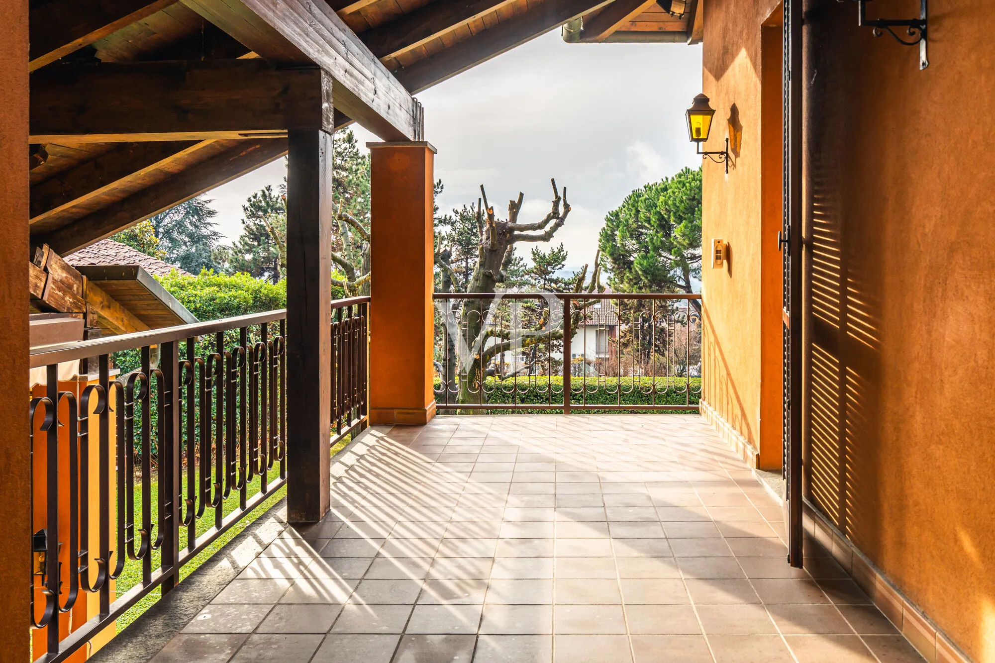 Majestic villa in dominant position with private pool