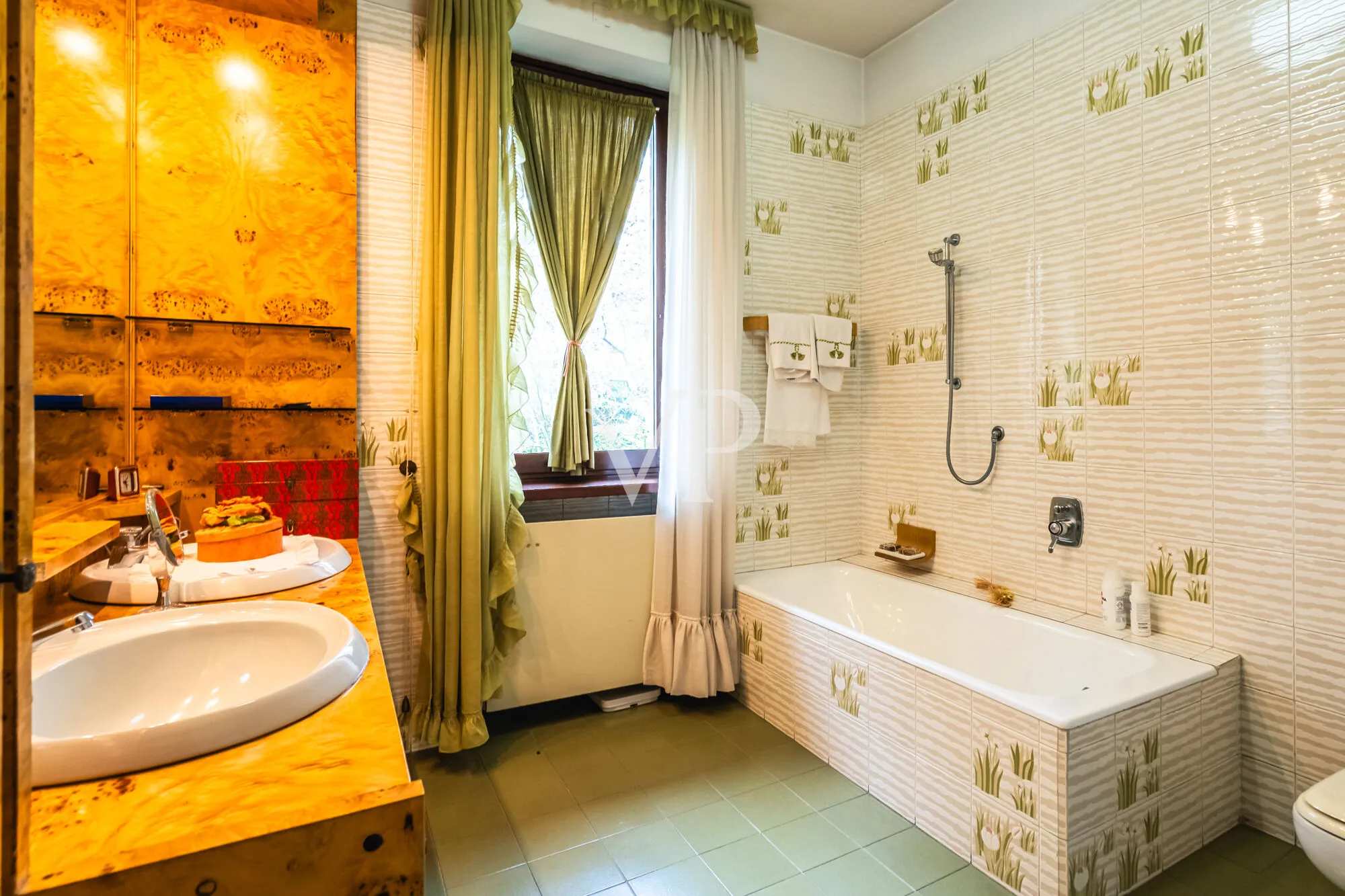 Majestic villa in dominant position with private pool