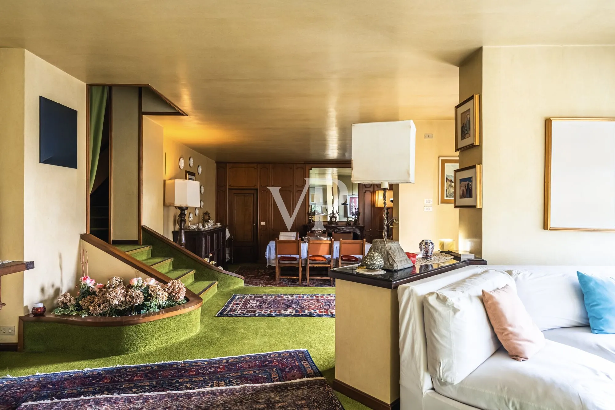 Majestic villa in dominant position with private pool