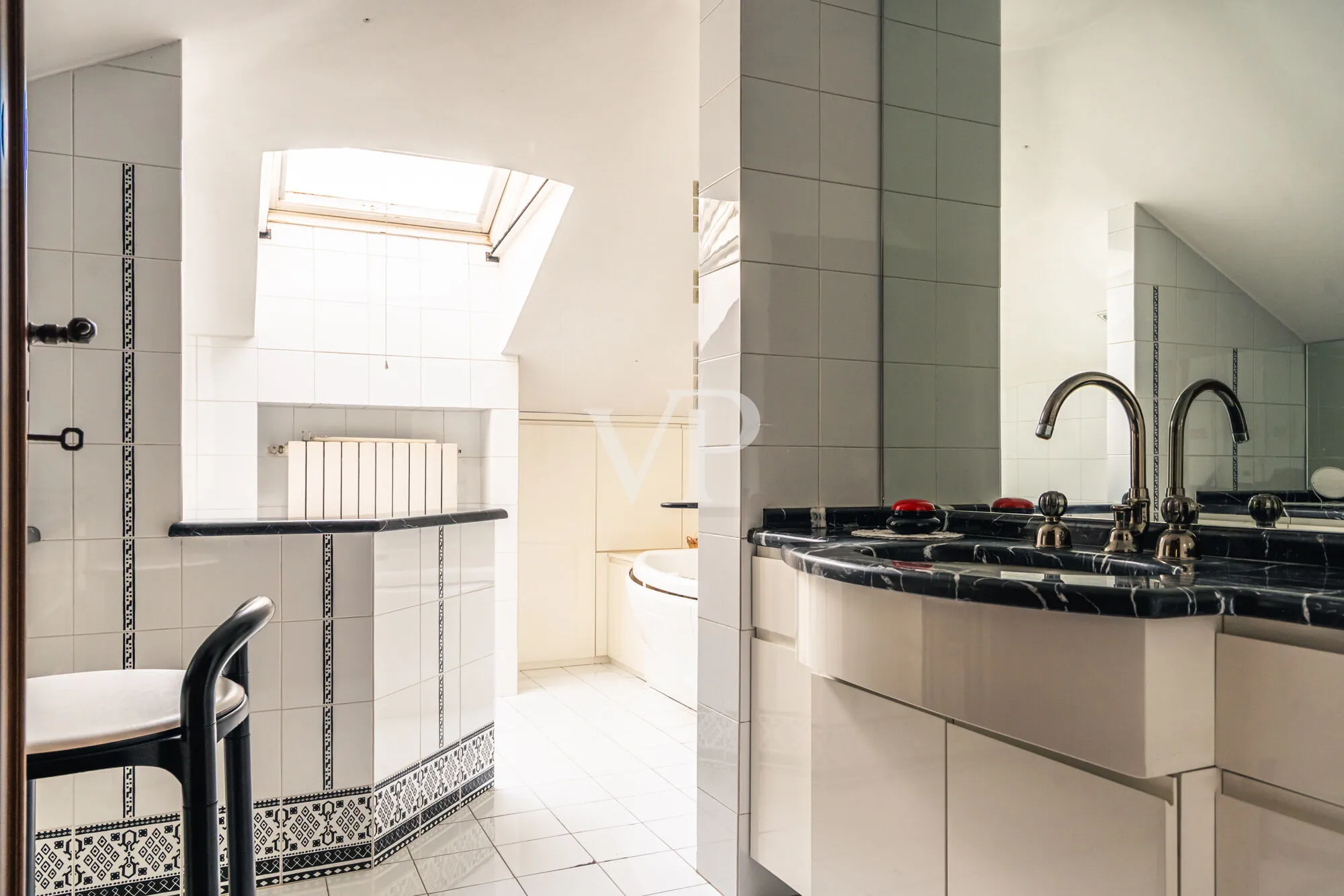 Majestic villa in dominant position with private pool