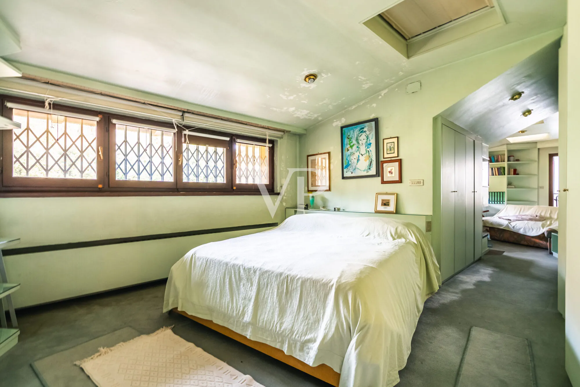 Majestic villa in dominant position with private pool