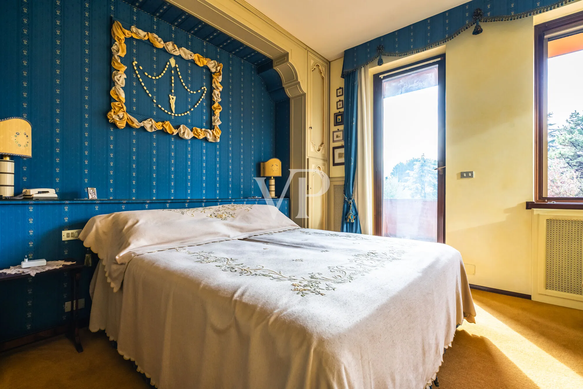 Majestic villa in dominant position with private pool