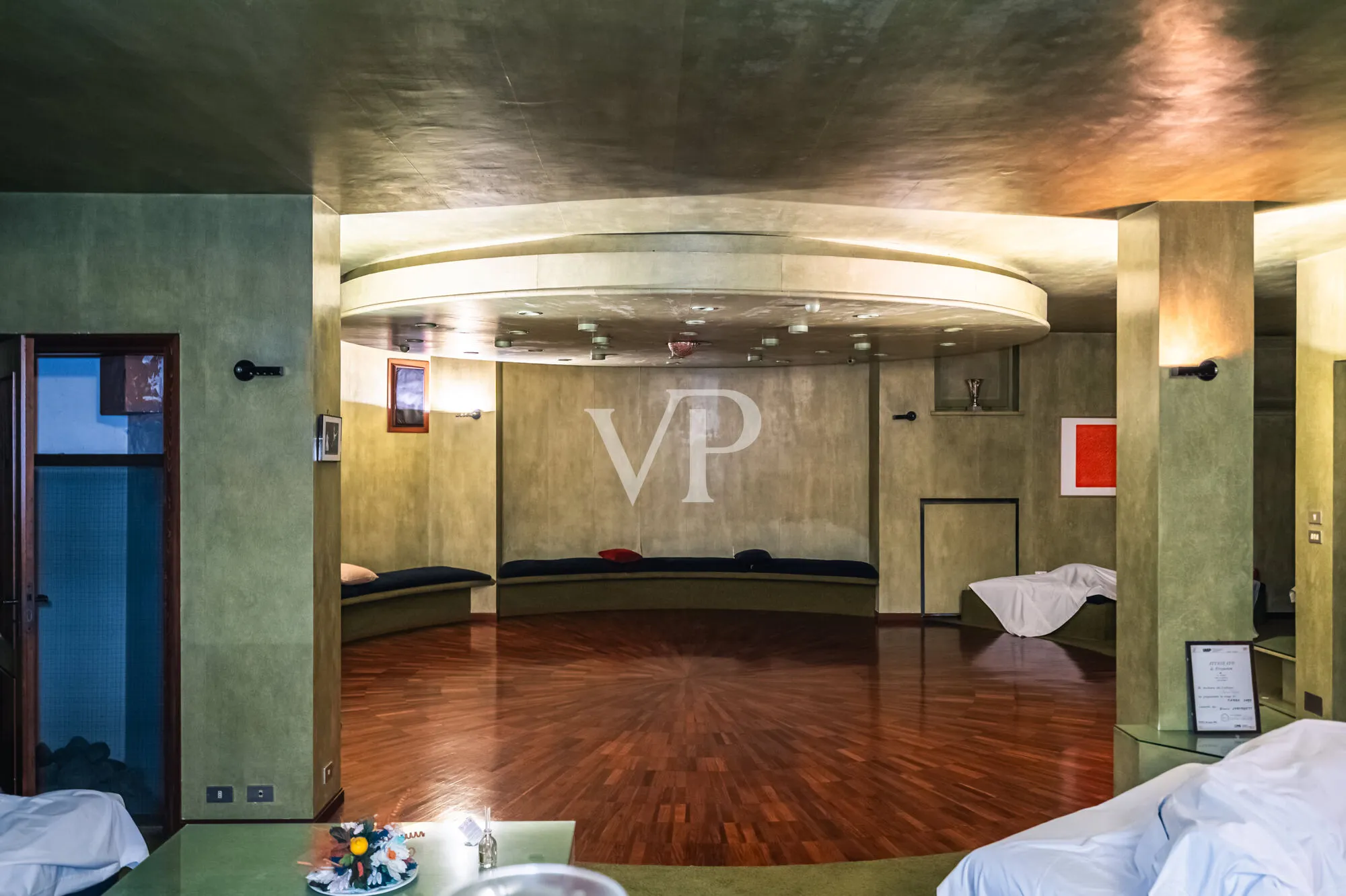 Majestic villa in dominant position with private pool