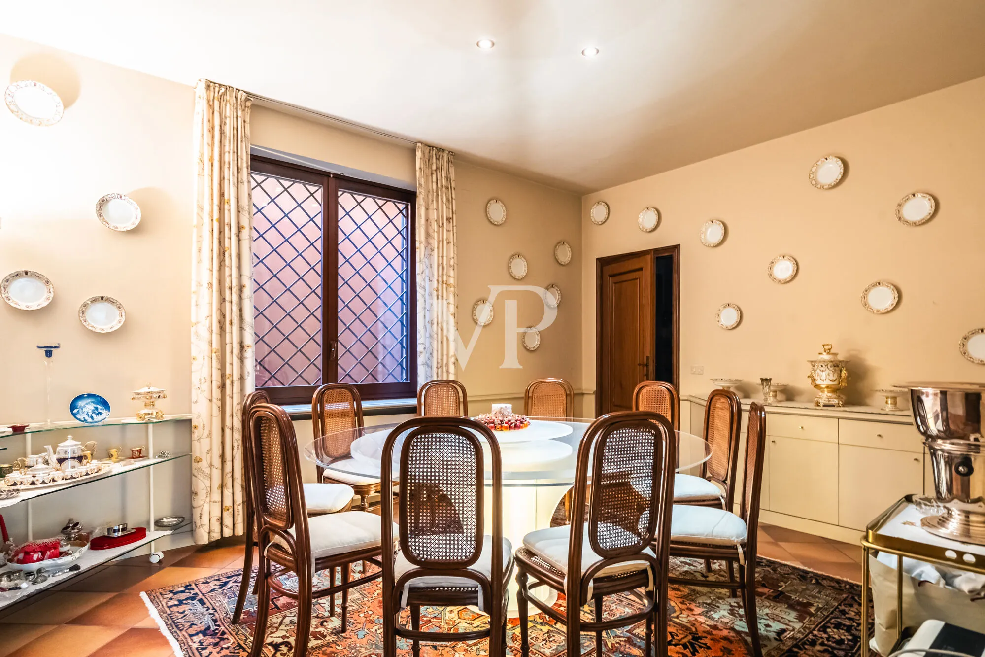 Majestic villa in dominant position with private pool