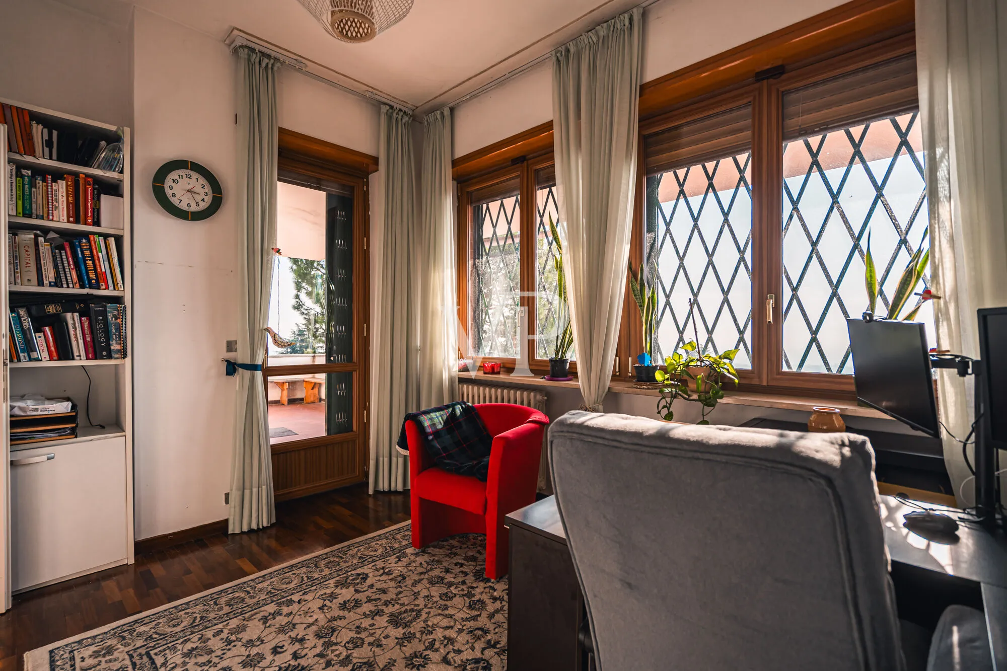 Villa with garden and breathtaking views of the Alps