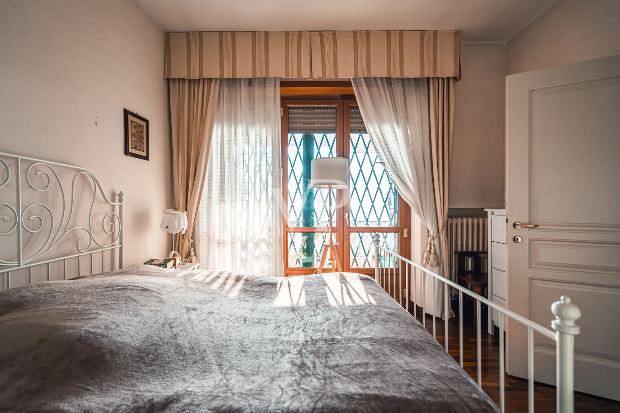 Villa with garden and breathtaking views of the Alps