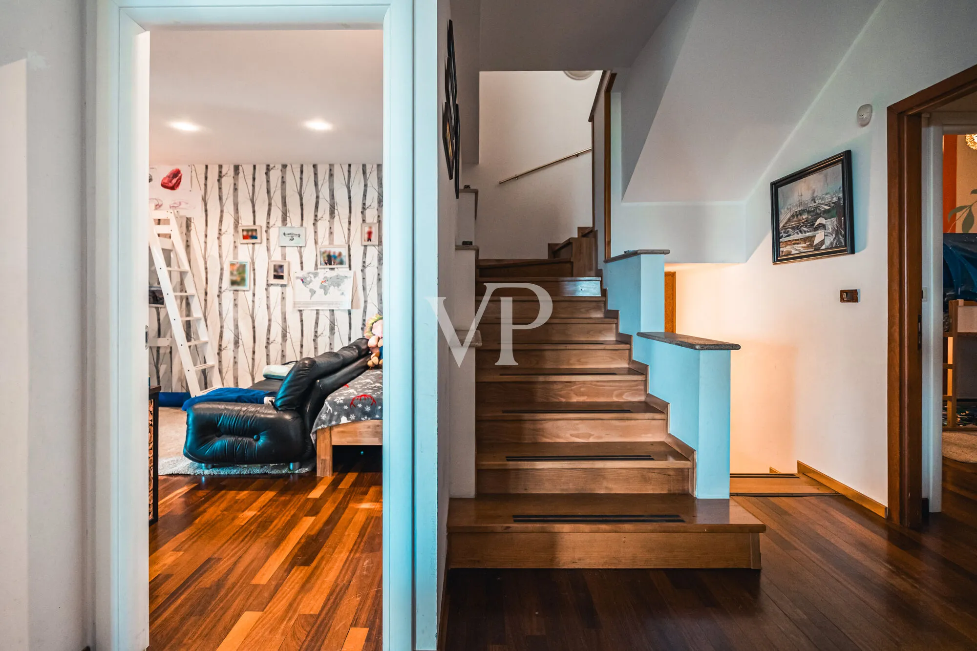 Villa with garden and breathtaking views of the Alps