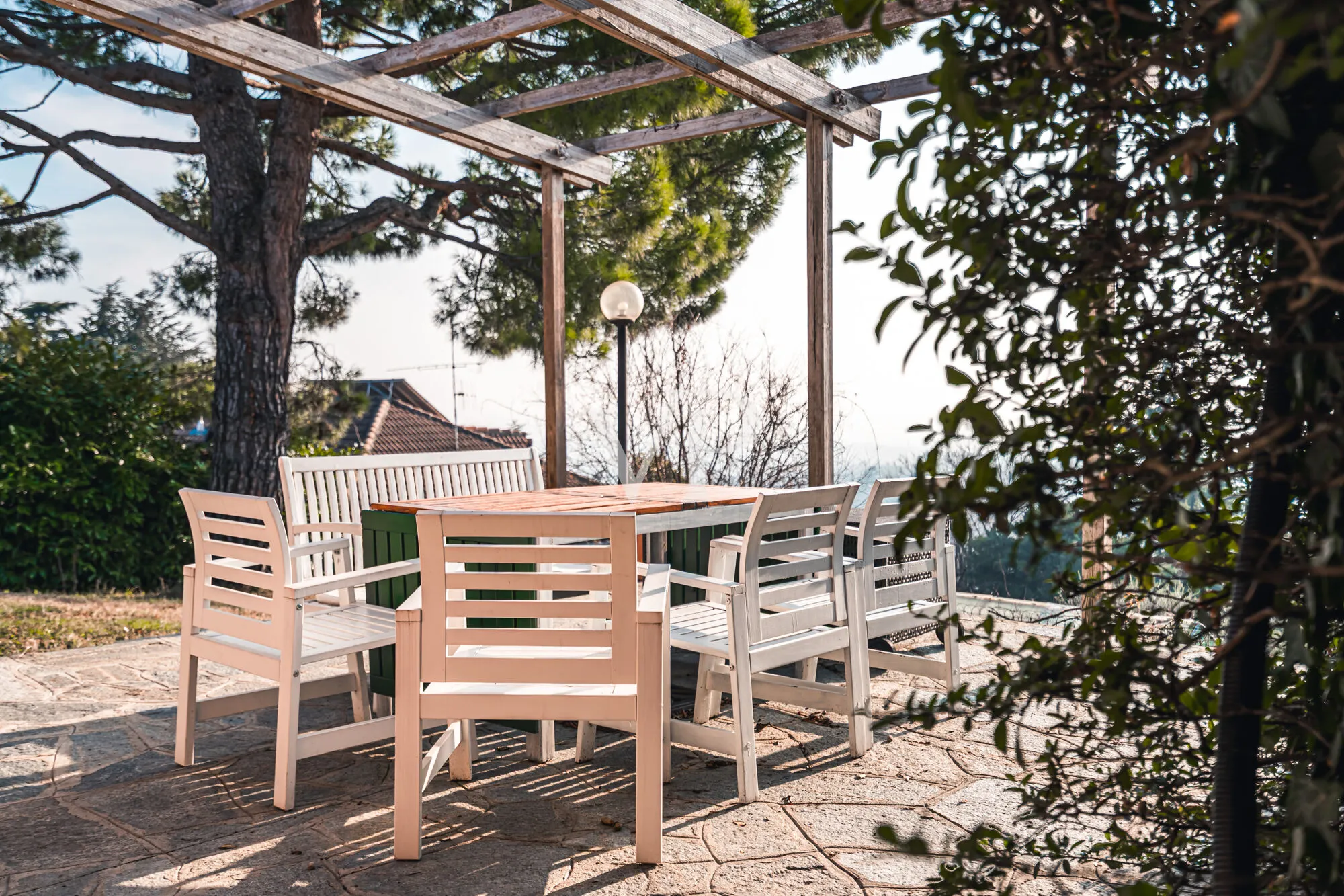 Villa with garden and breathtaking views of the Alps