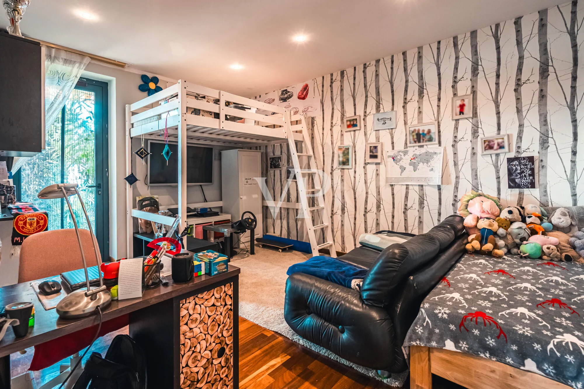 Villa with garden and breathtaking views of the Alps