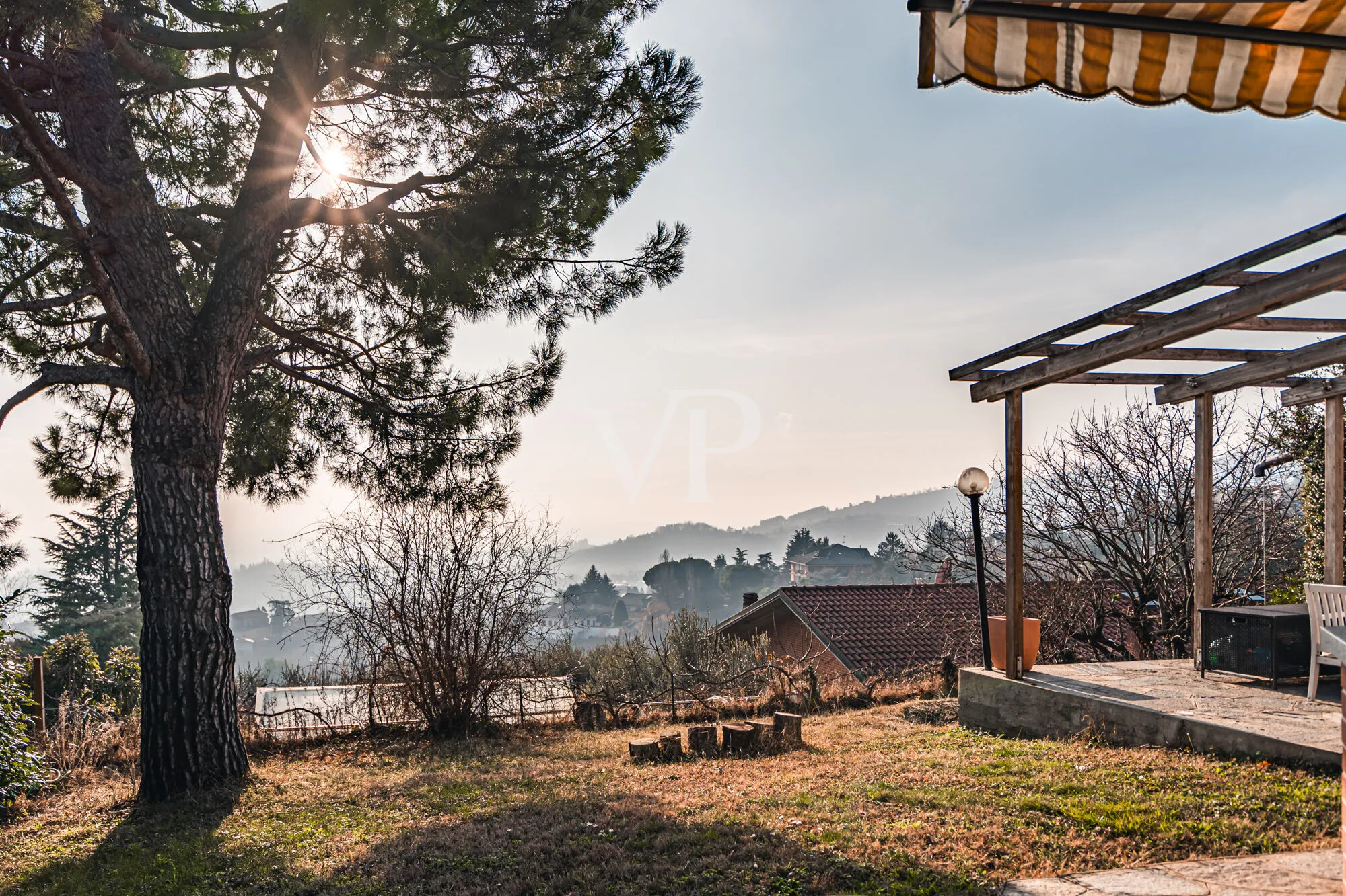 Villa with garden and breathtaking views of the Alps