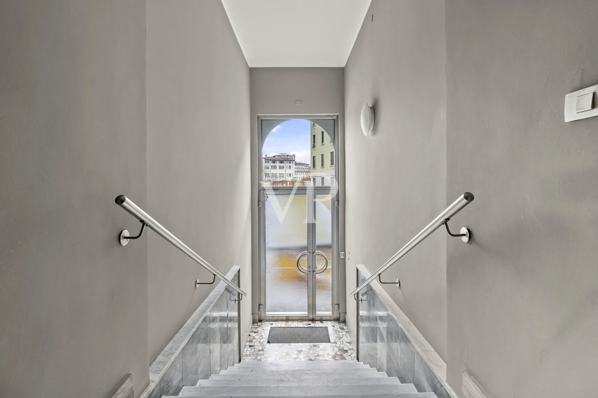 Lovely one-bedroom designer apartment with south-facing terrace