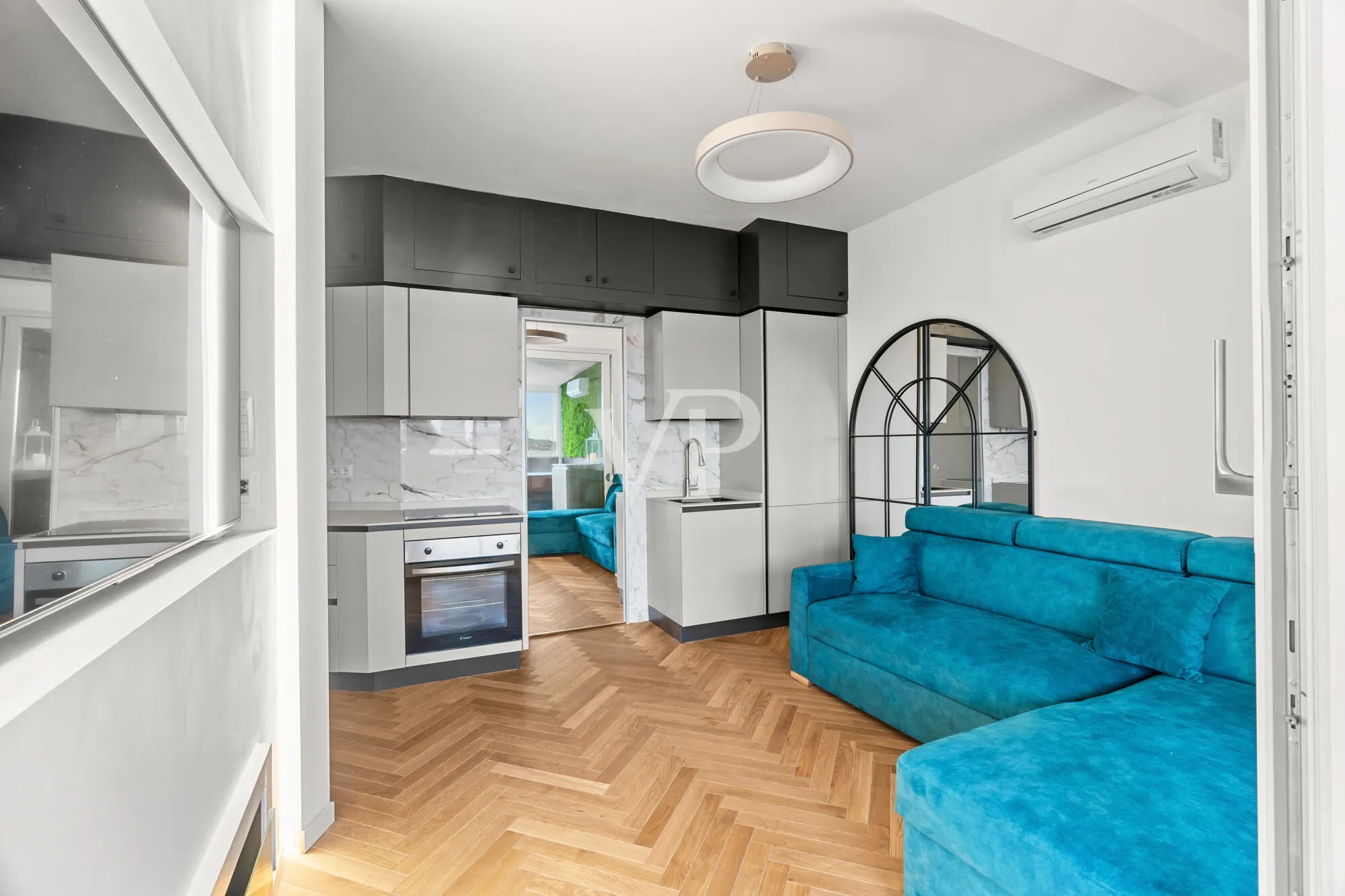 Lovely one-bedroom designer apartment with south-facing terrace