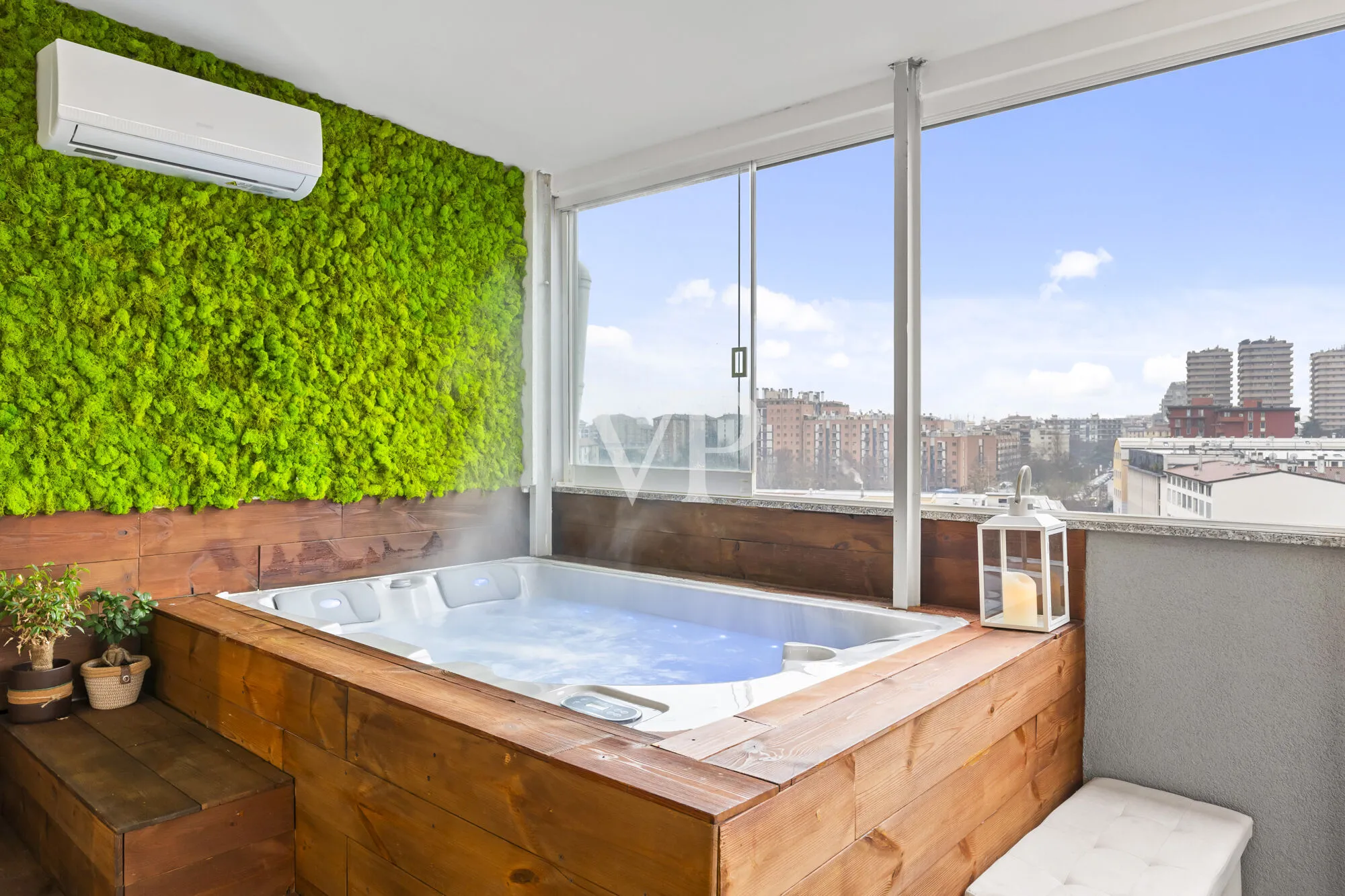 Lovely one-bedroom designer apartment with south-facing terrace