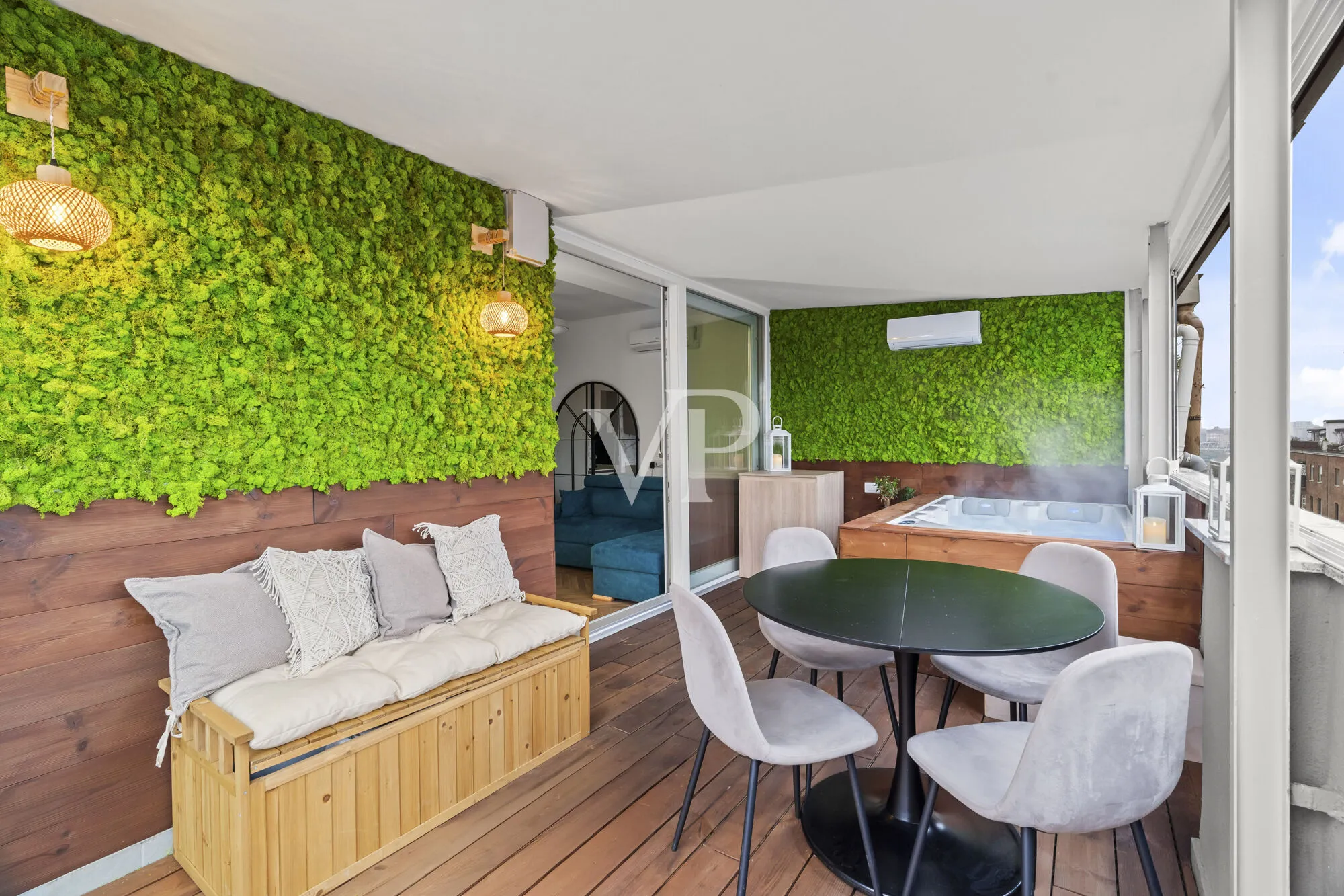 Lovely one-bedroom designer apartment with south-facing terrace