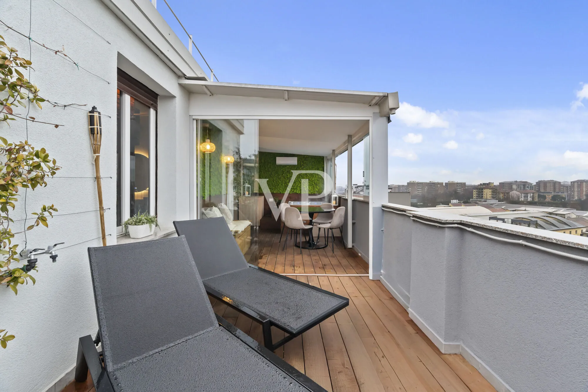 Lovely one-bedroom designer apartment with south-facing terrace