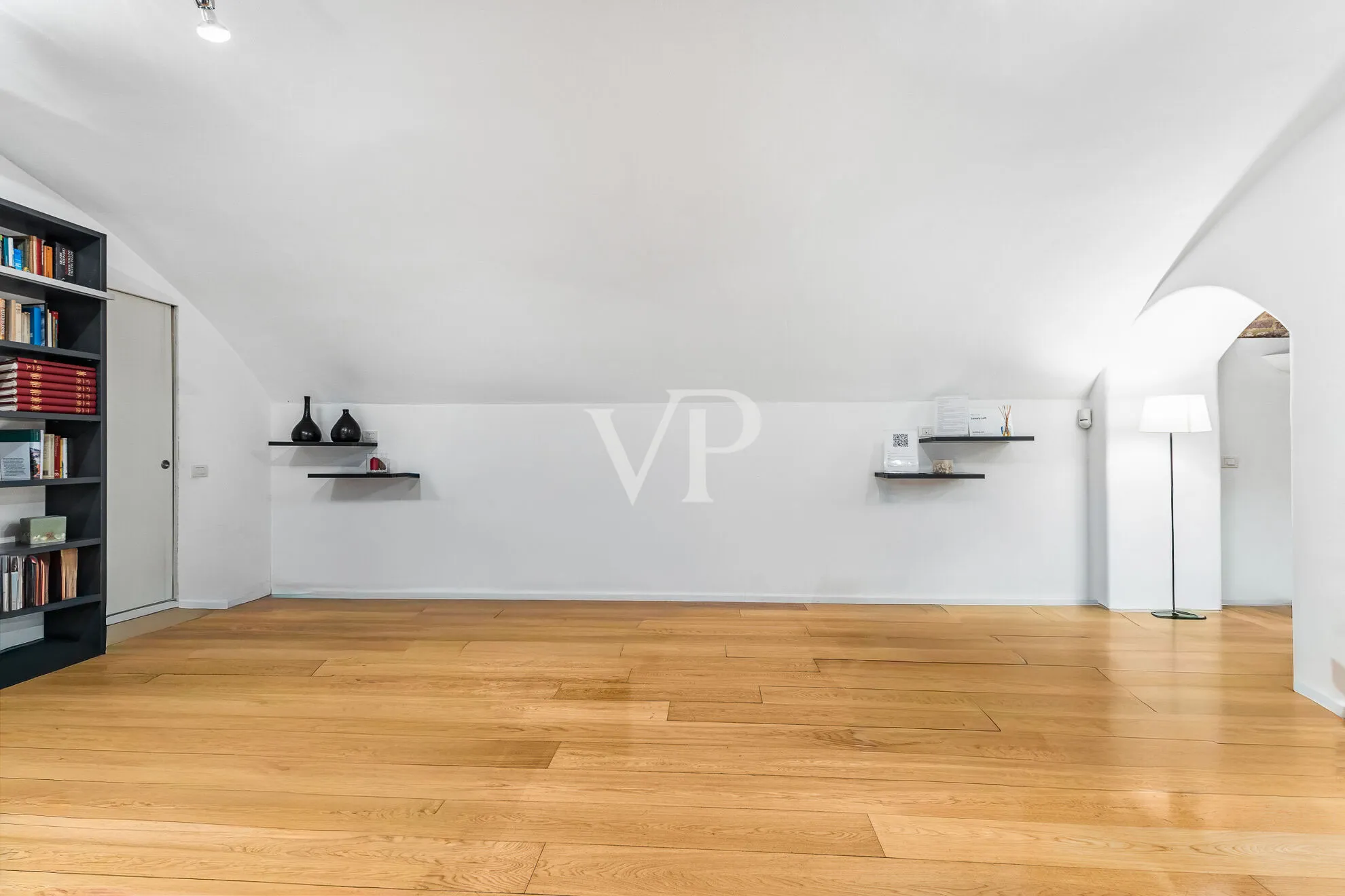 Spacious open space loft completely renovated