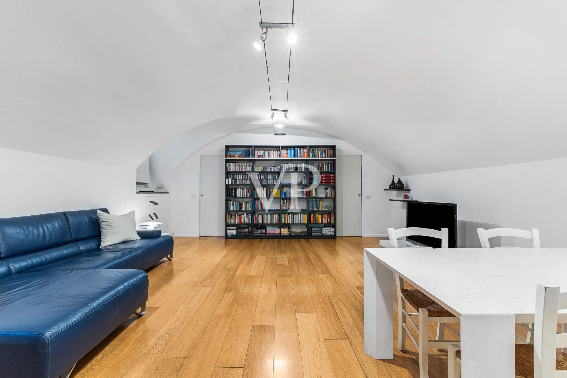 Spacious open space loft completely renovated