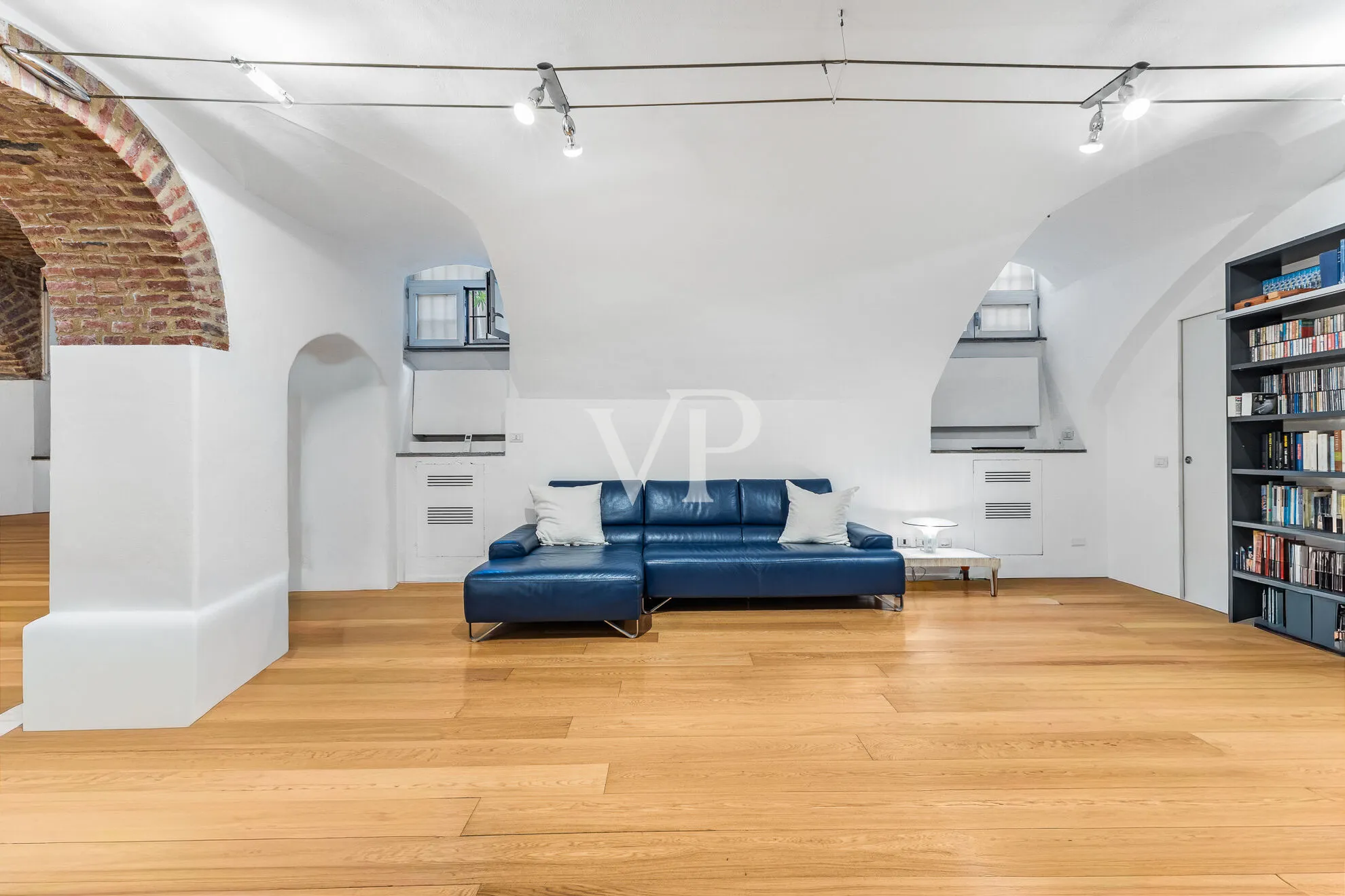 Spacious open space loft completely renovated
