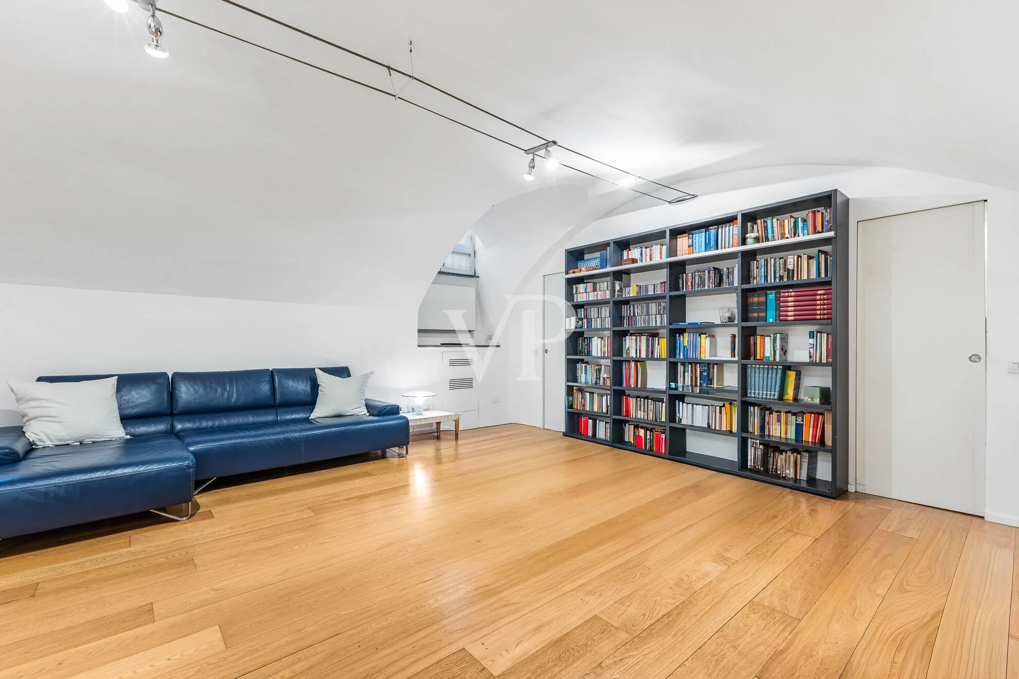 Spacious open space loft completely renovated