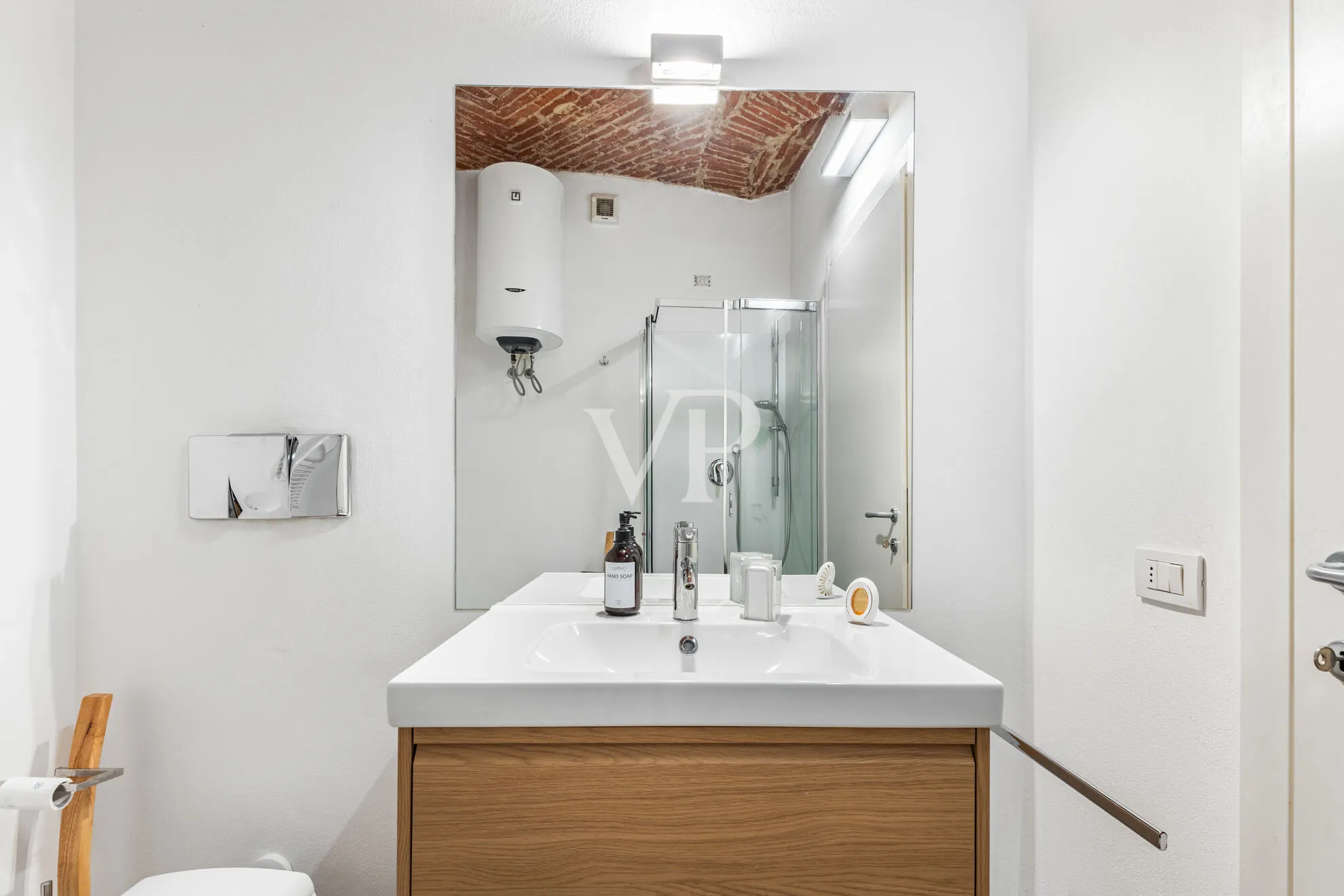 Spacious open space loft completely renovated