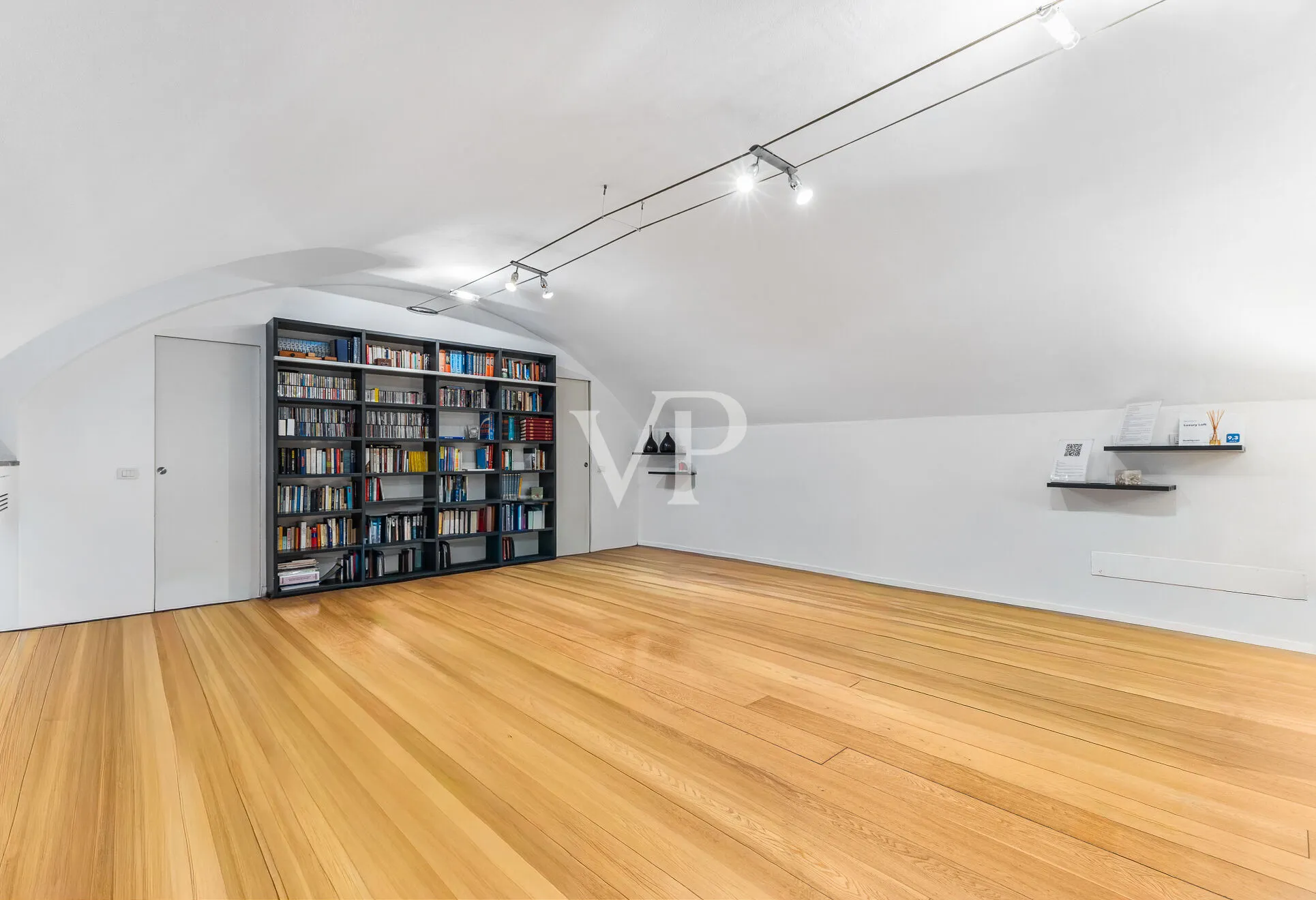 Spacious open space loft completely renovated