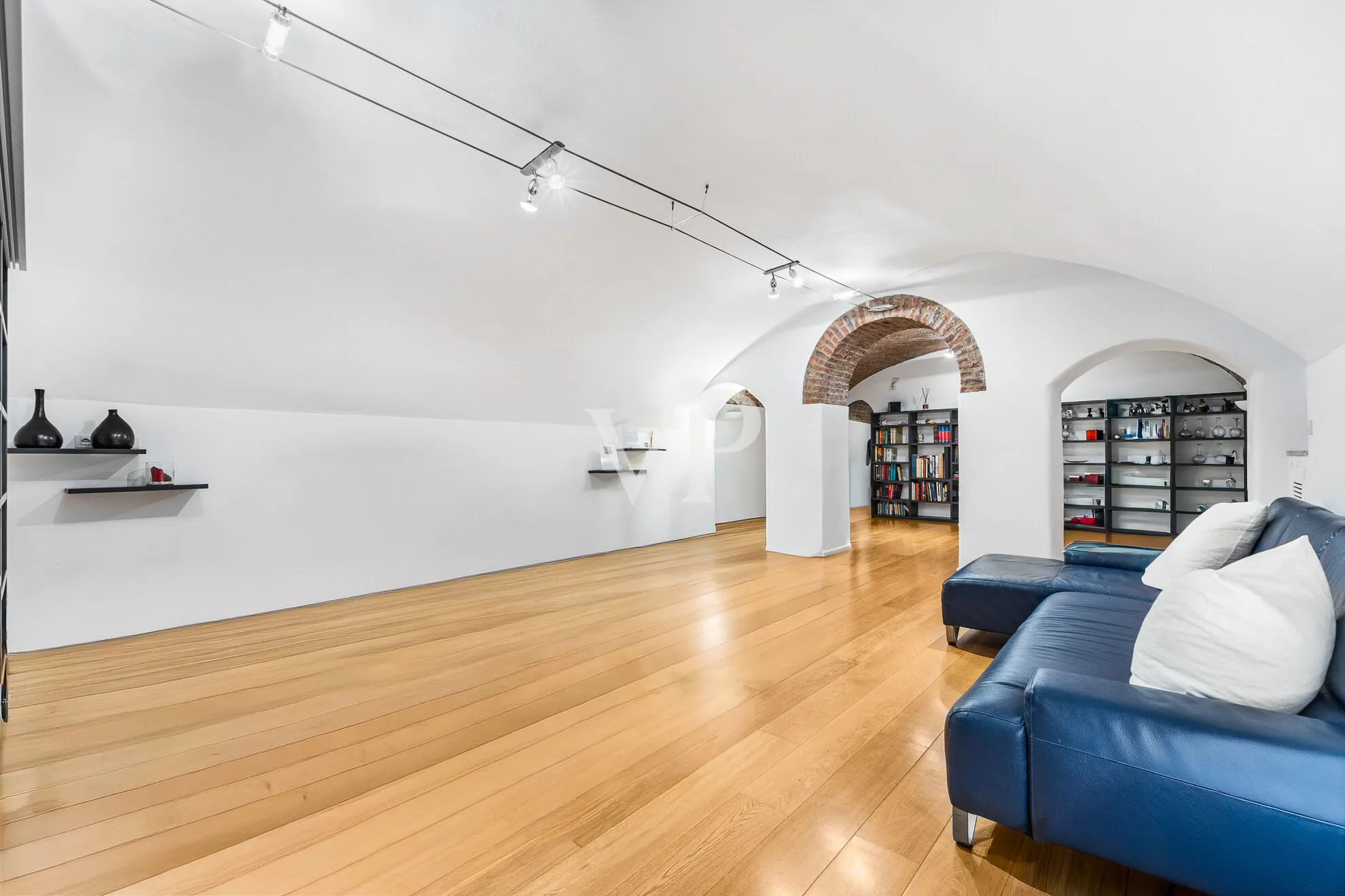 Spacious open space loft completely renovated