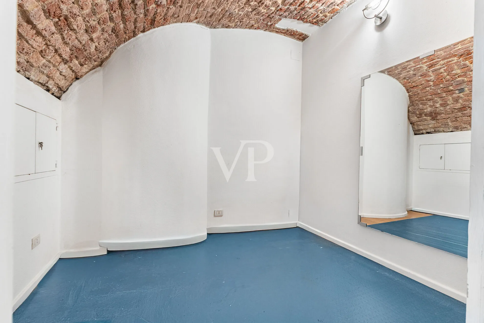 Spacious open space loft completely renovated